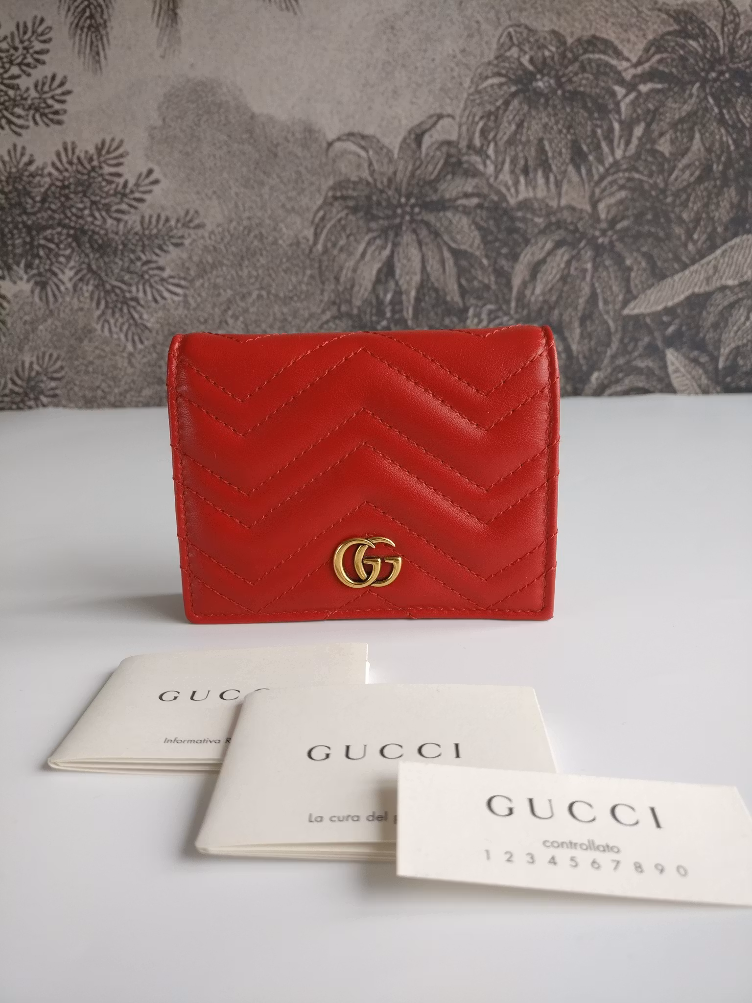 Gucci GG Marmont card case wallet