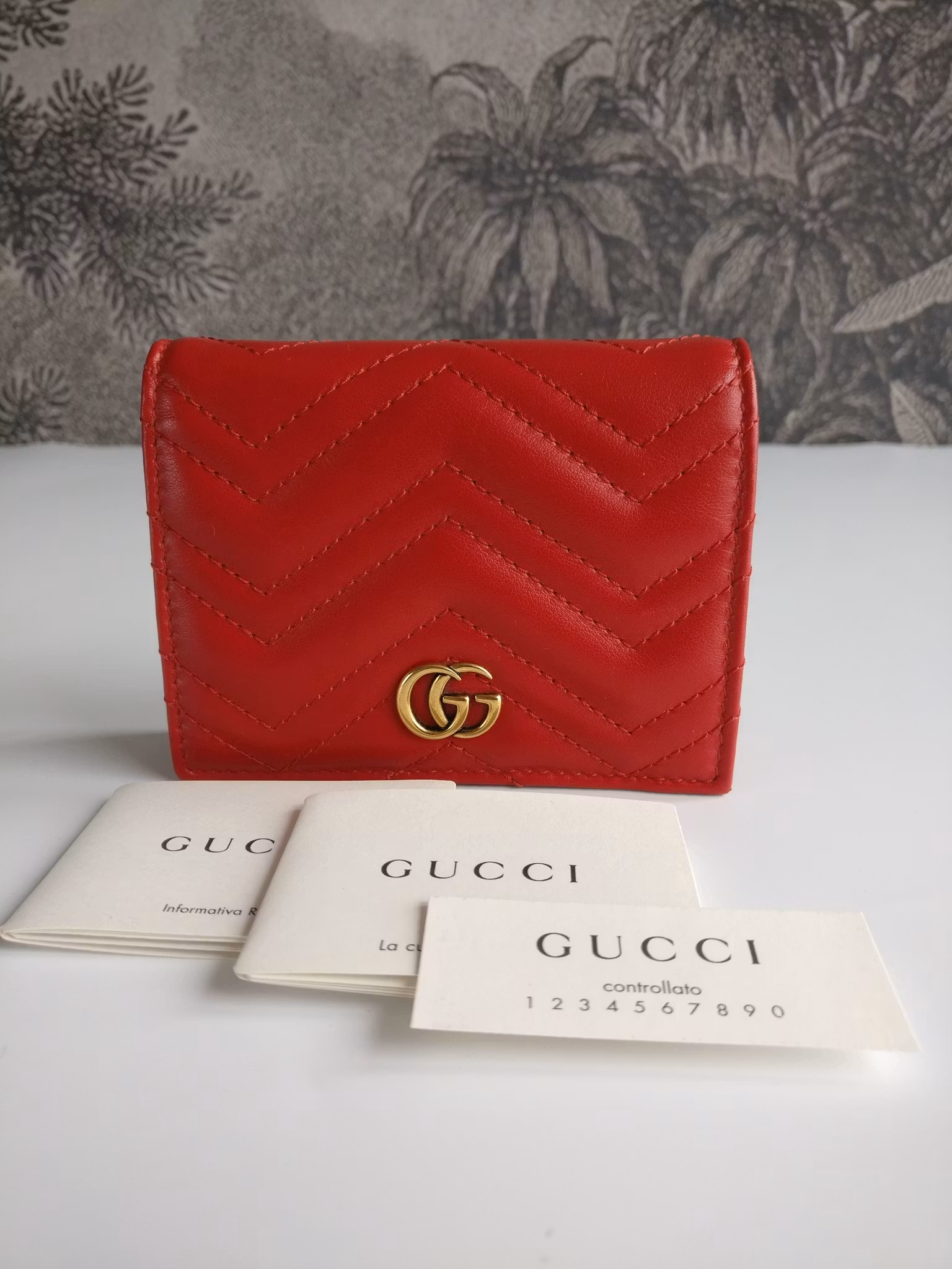 Gucci GG Marmont card case wallet