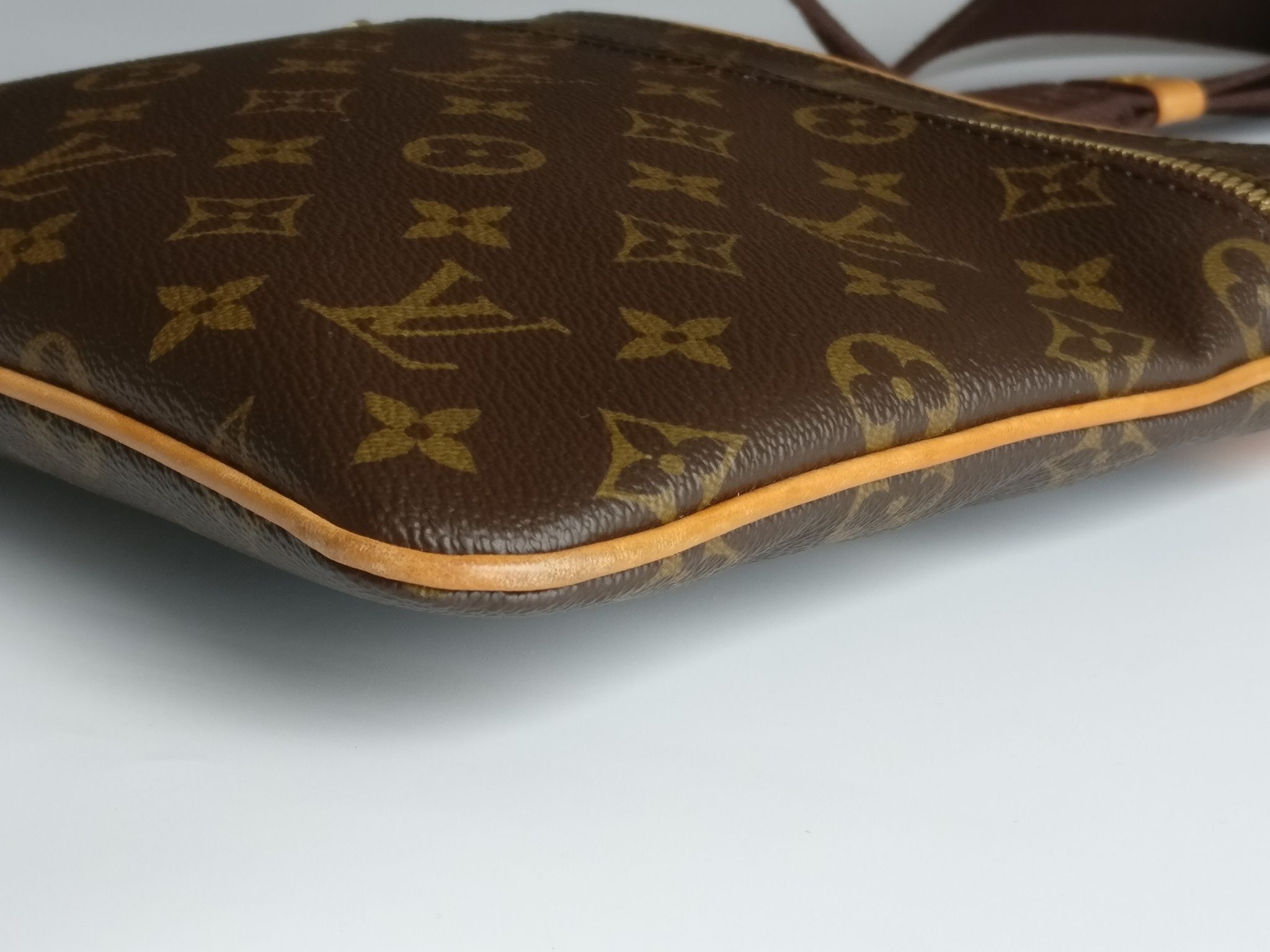 Louis Vuitton Pochette Valmy
