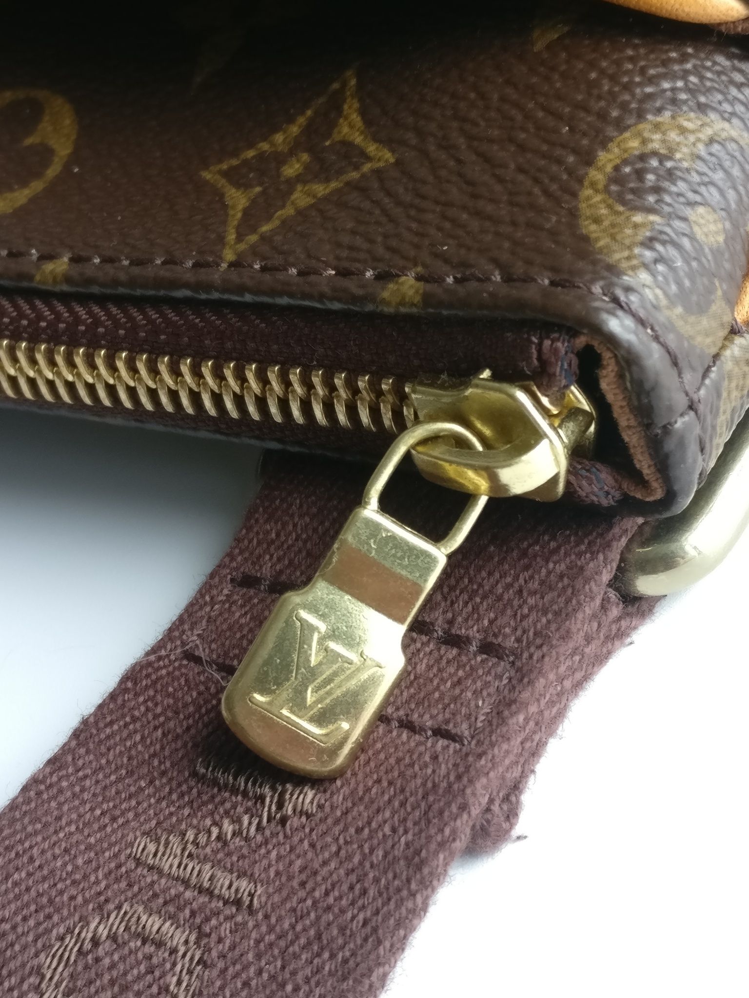 Louis Vuitton Pochette Valmy