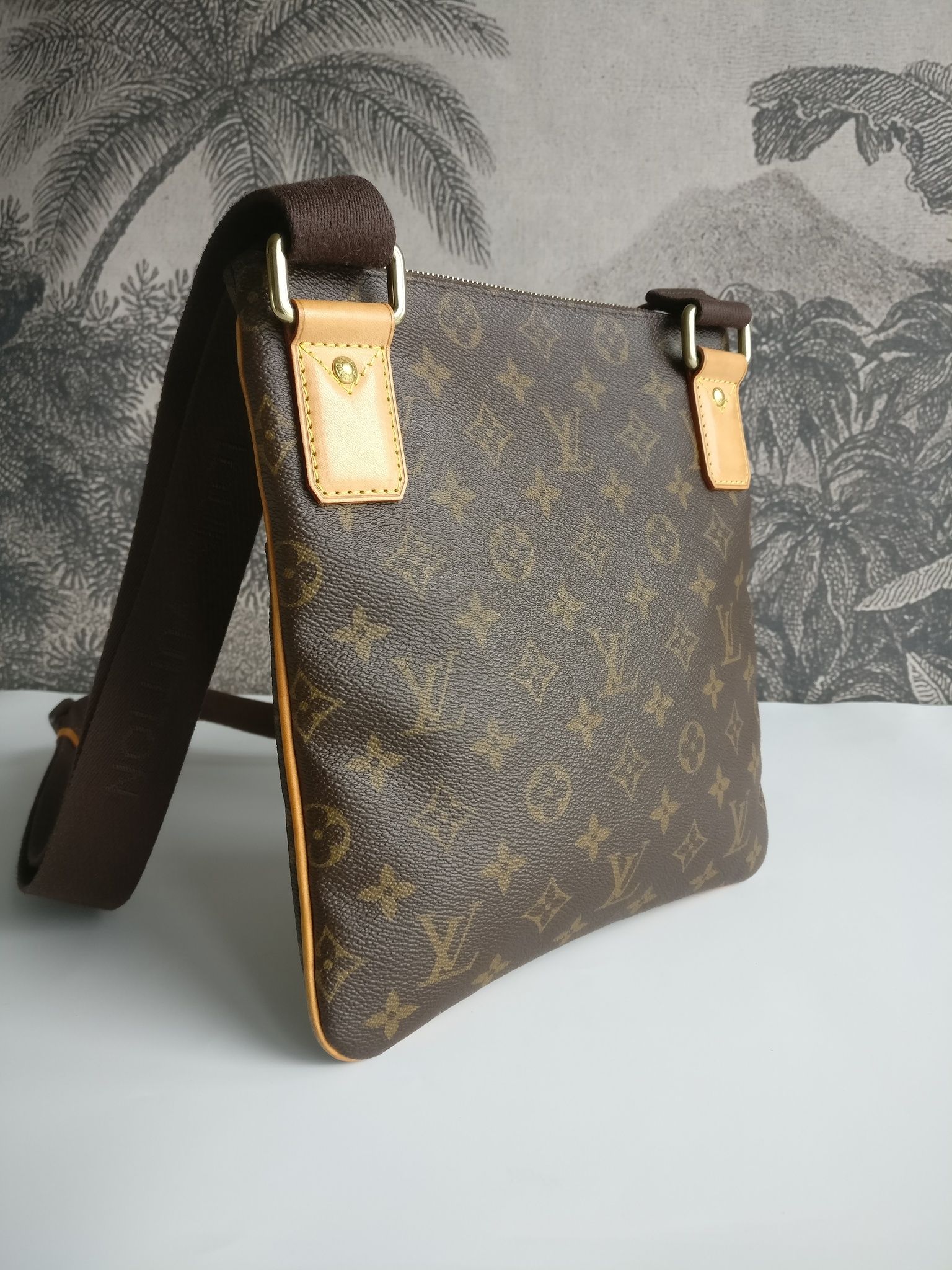 Louis Vuitton Pochette Valmy