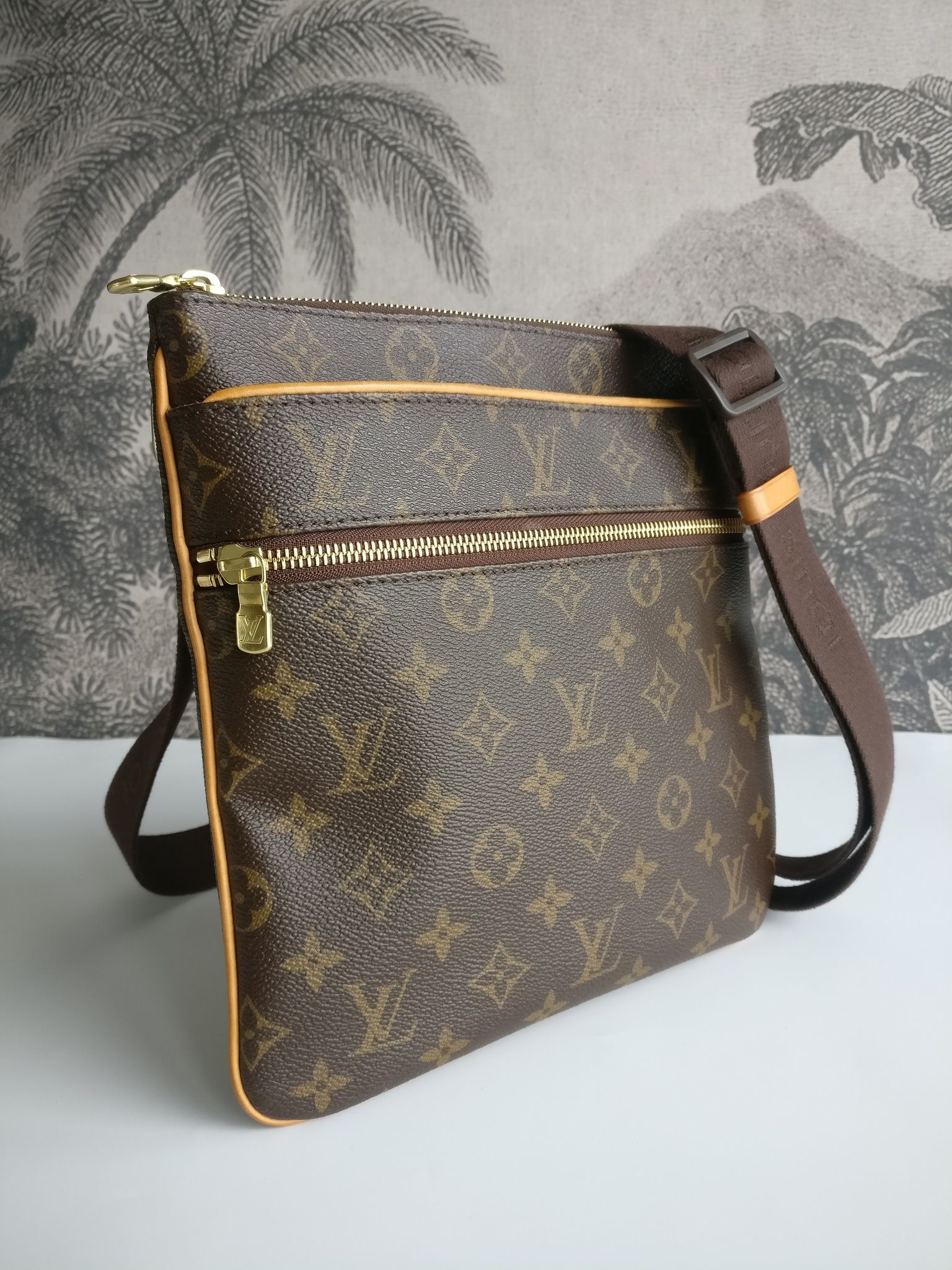 Louis Vuitton Pochette Valmy