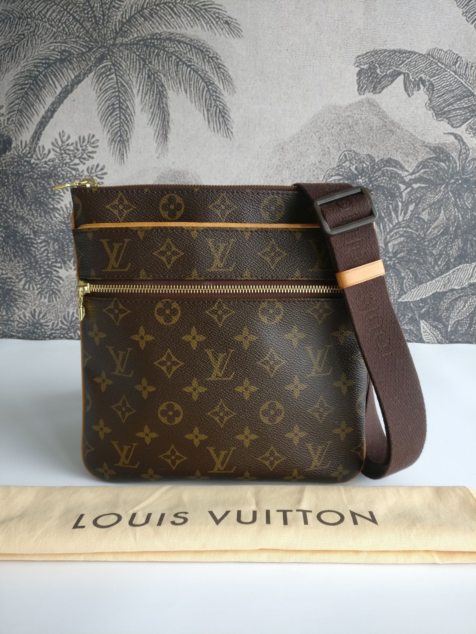 Louis Vuitton Pochette Valmy