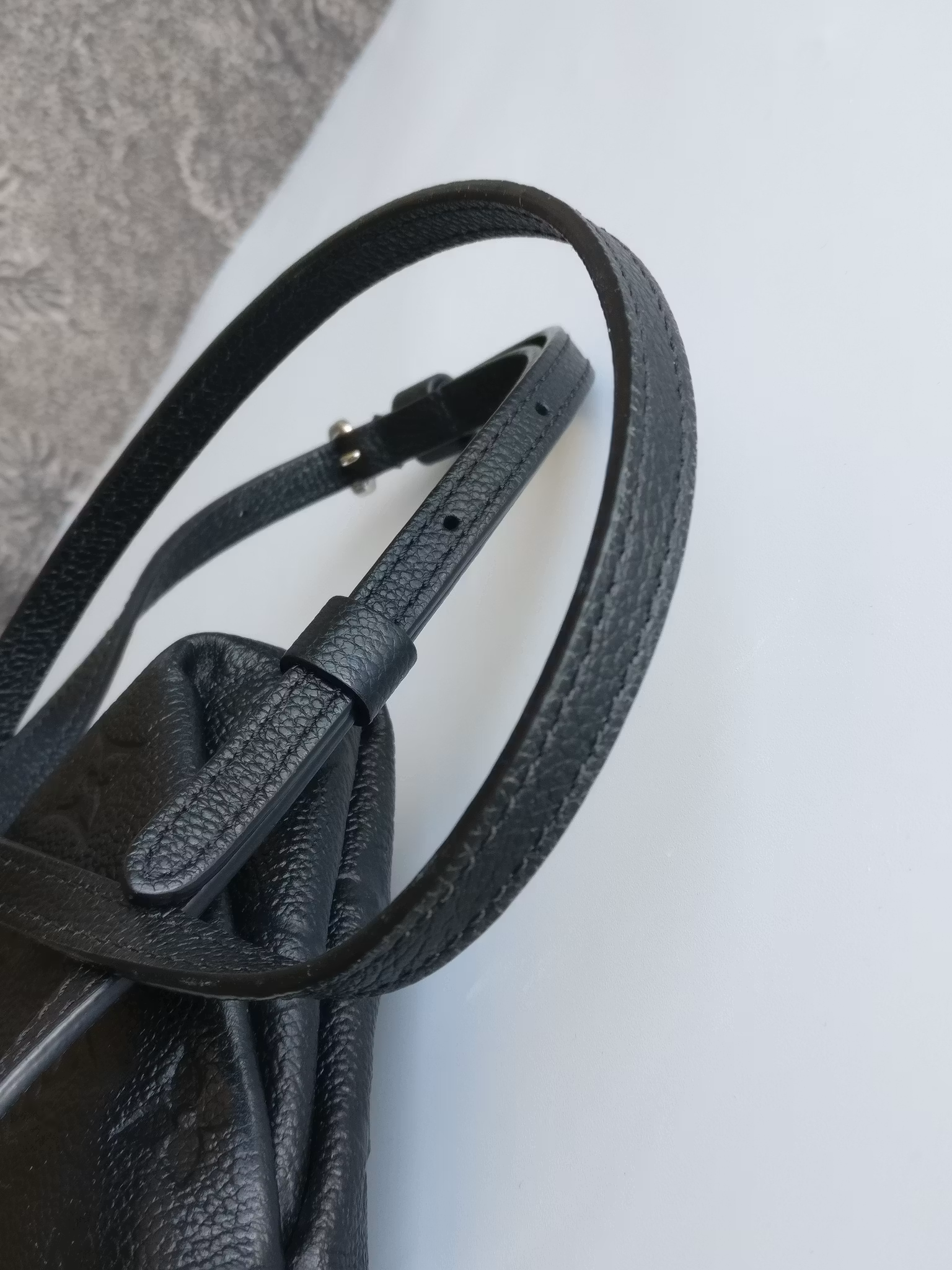 Louis Vuitton Pochette Pallas Uniformes