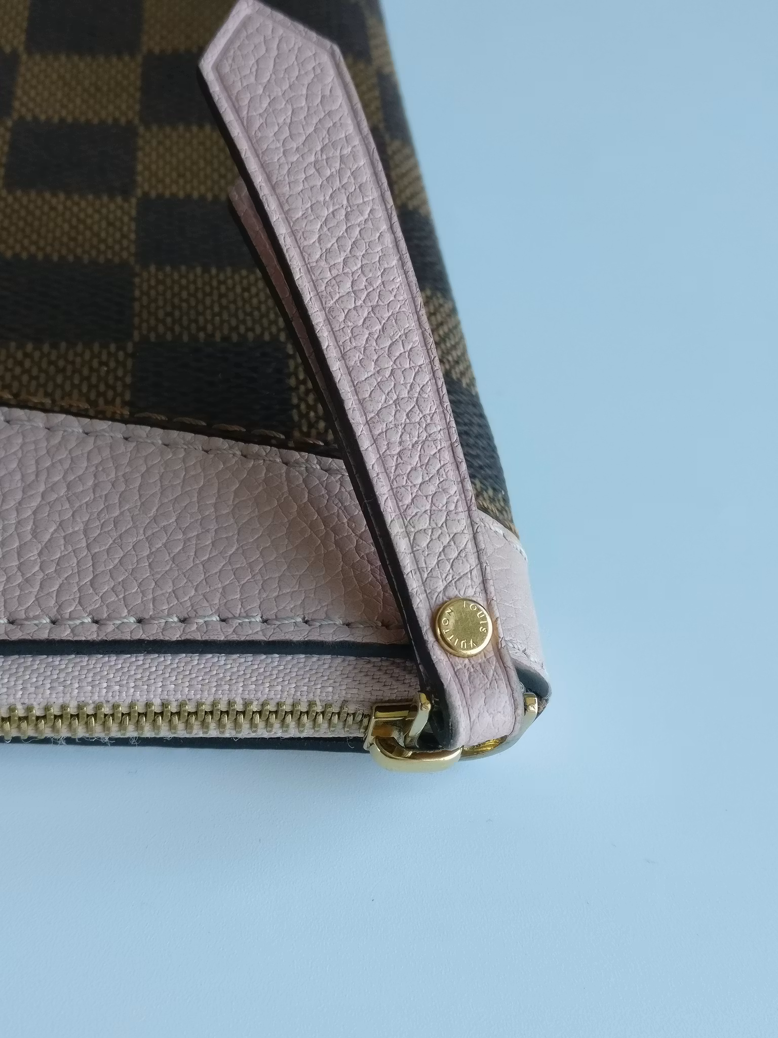 Louis Vuitton Daily Pouch damier ebene