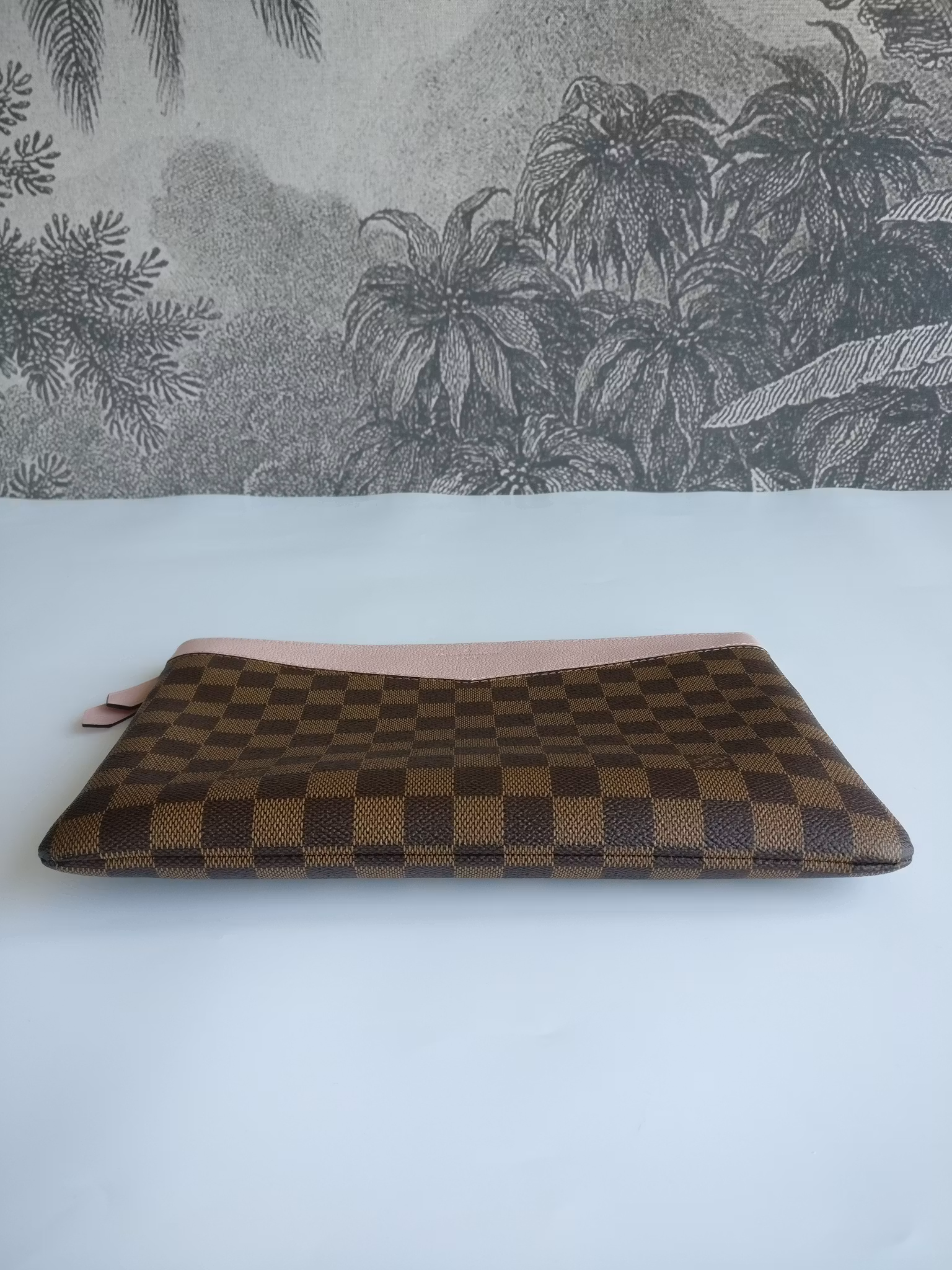 Louis Vuitton Daily Pouch damier ebene