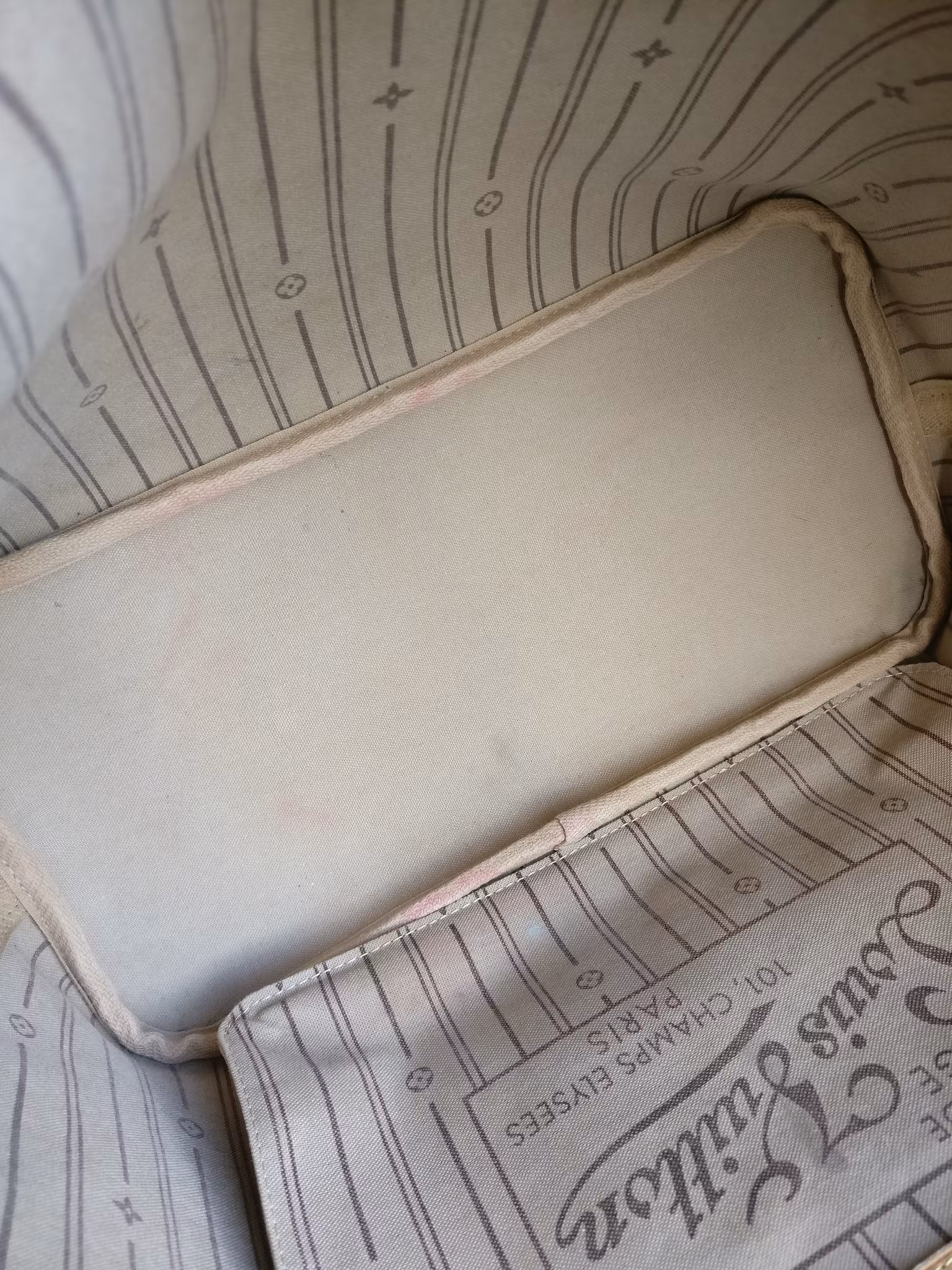 Louis Vuitton Neverfull MM