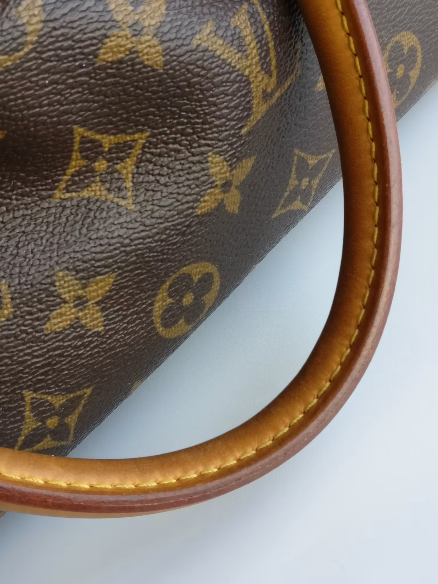 Louis Vuitton Tivoli GM