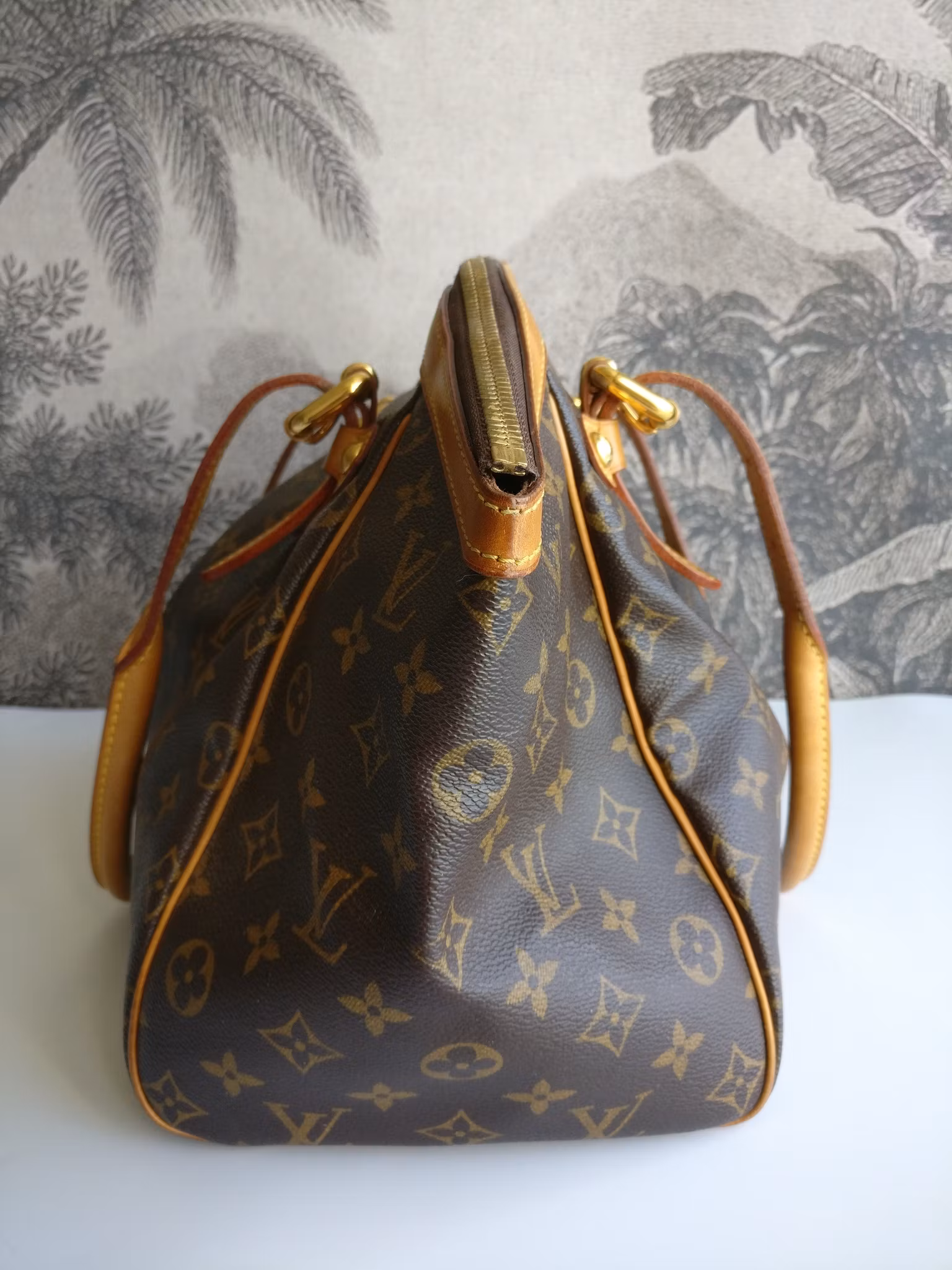 Louis Vuitton Tivoli GM