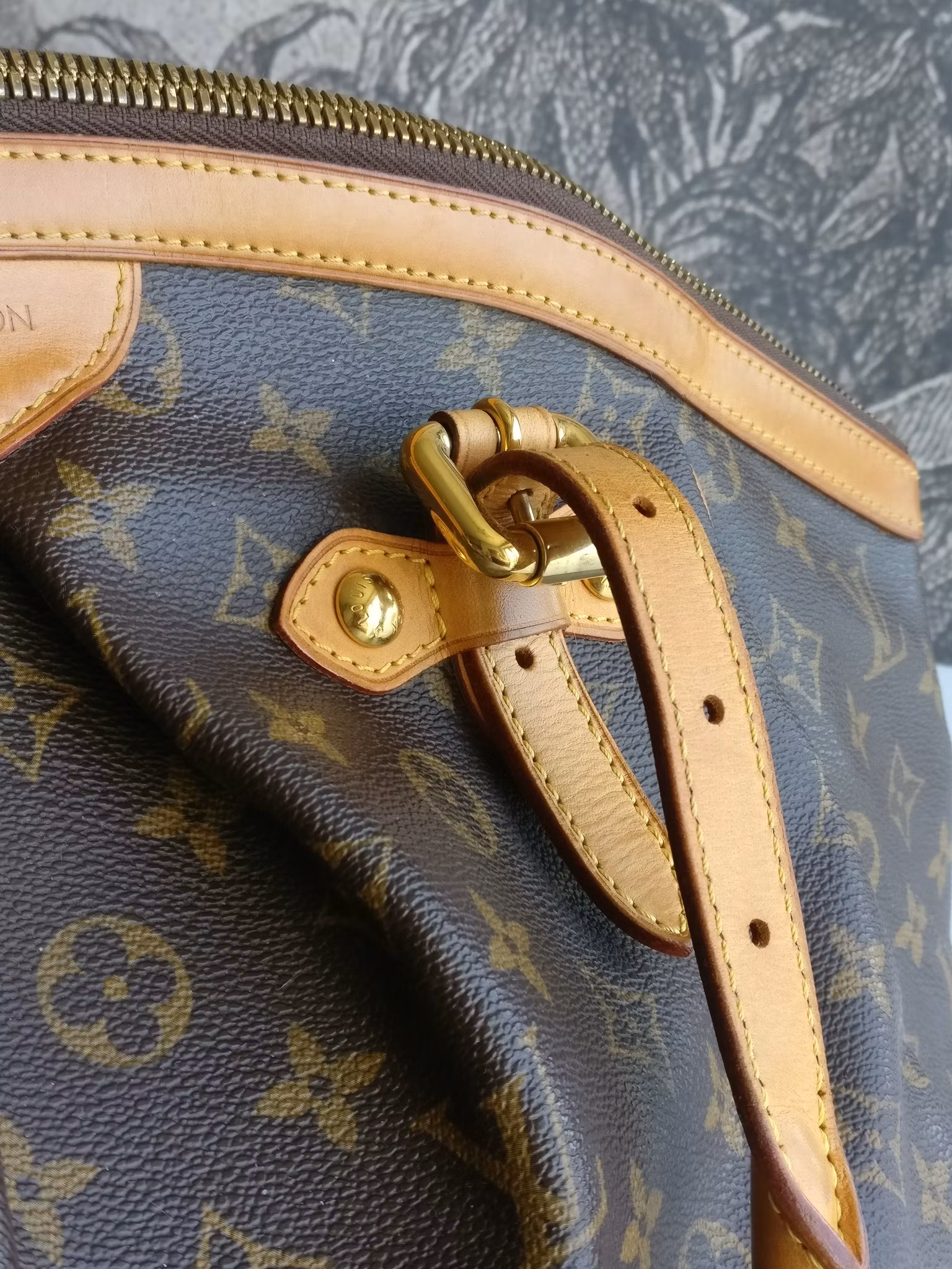 Louis Vuitton Tivoli GM