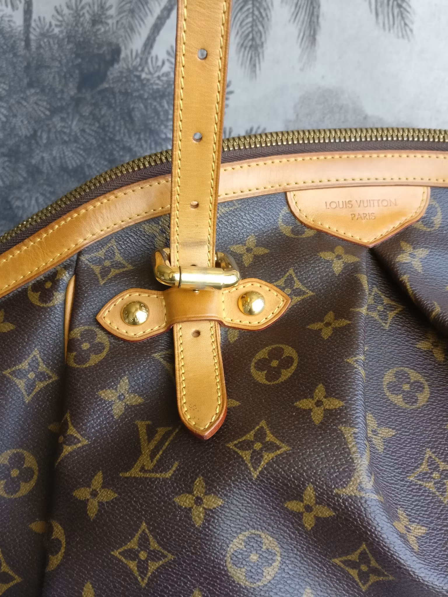 Louis Vuitton Tivoli GM
