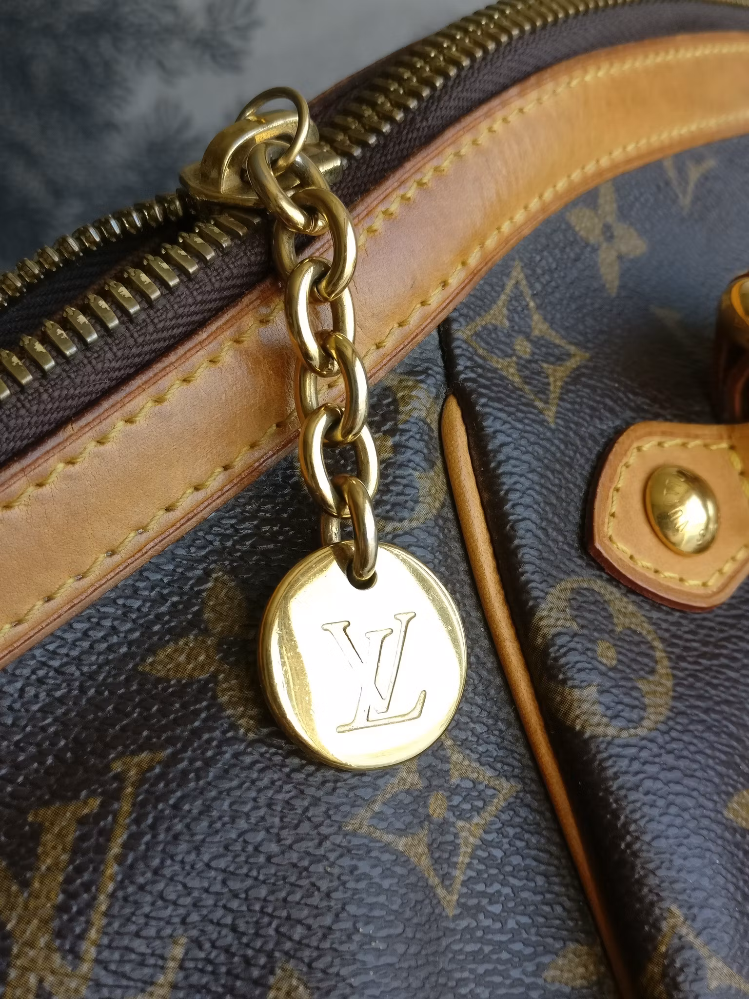 Louis Vuitton Tivoli GM
