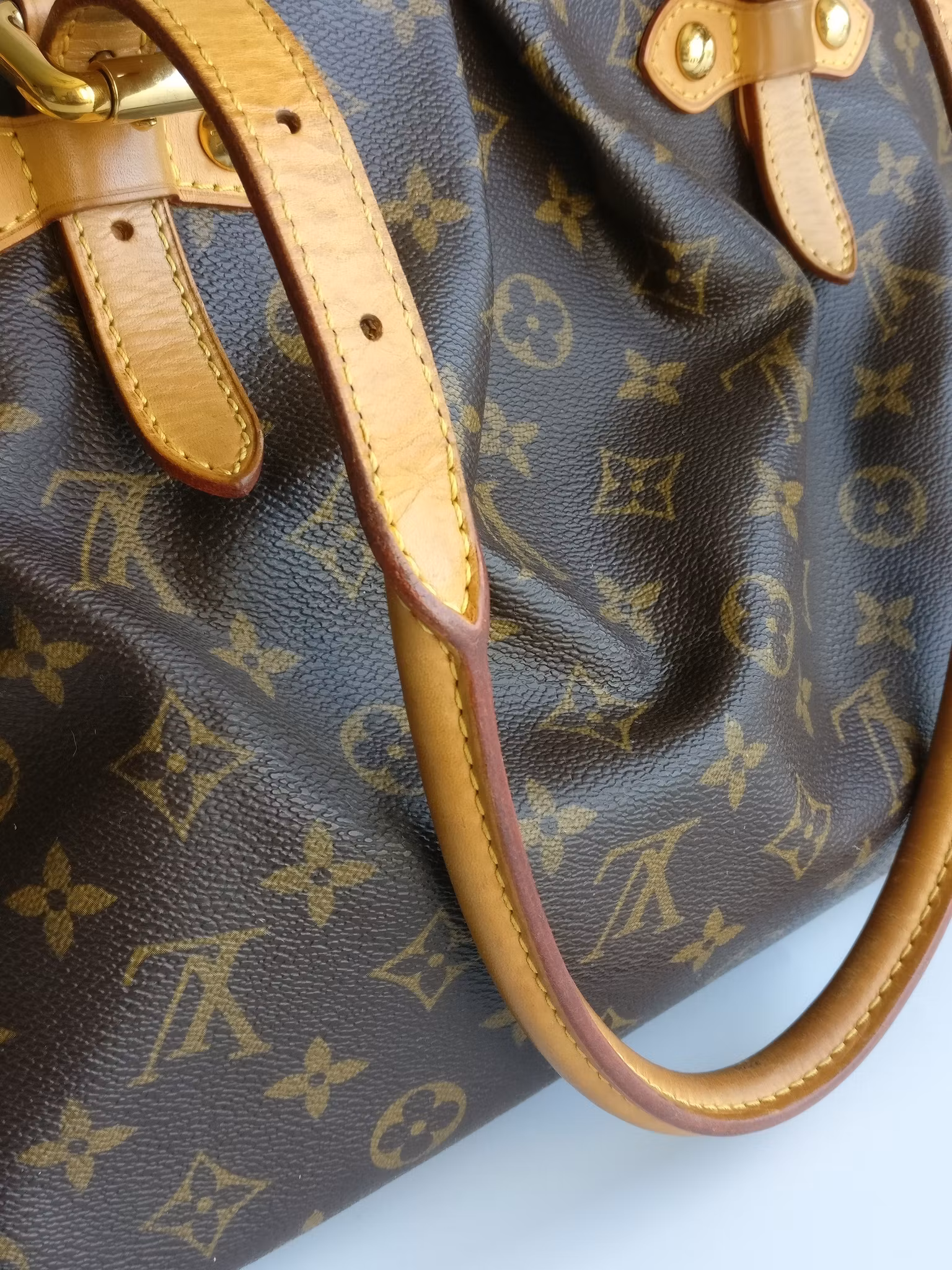 Louis Vuitton Tivoli GM