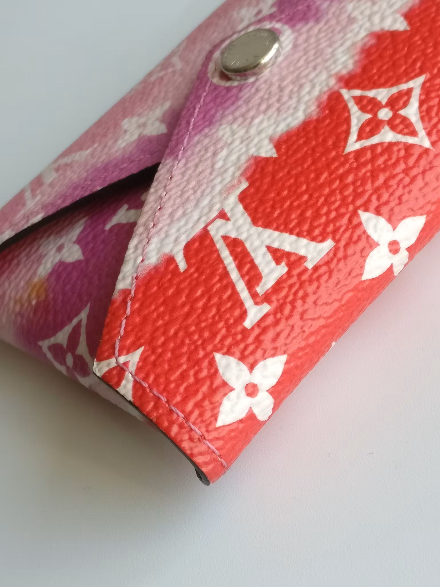 Louis Vuitton escale Kirigami S