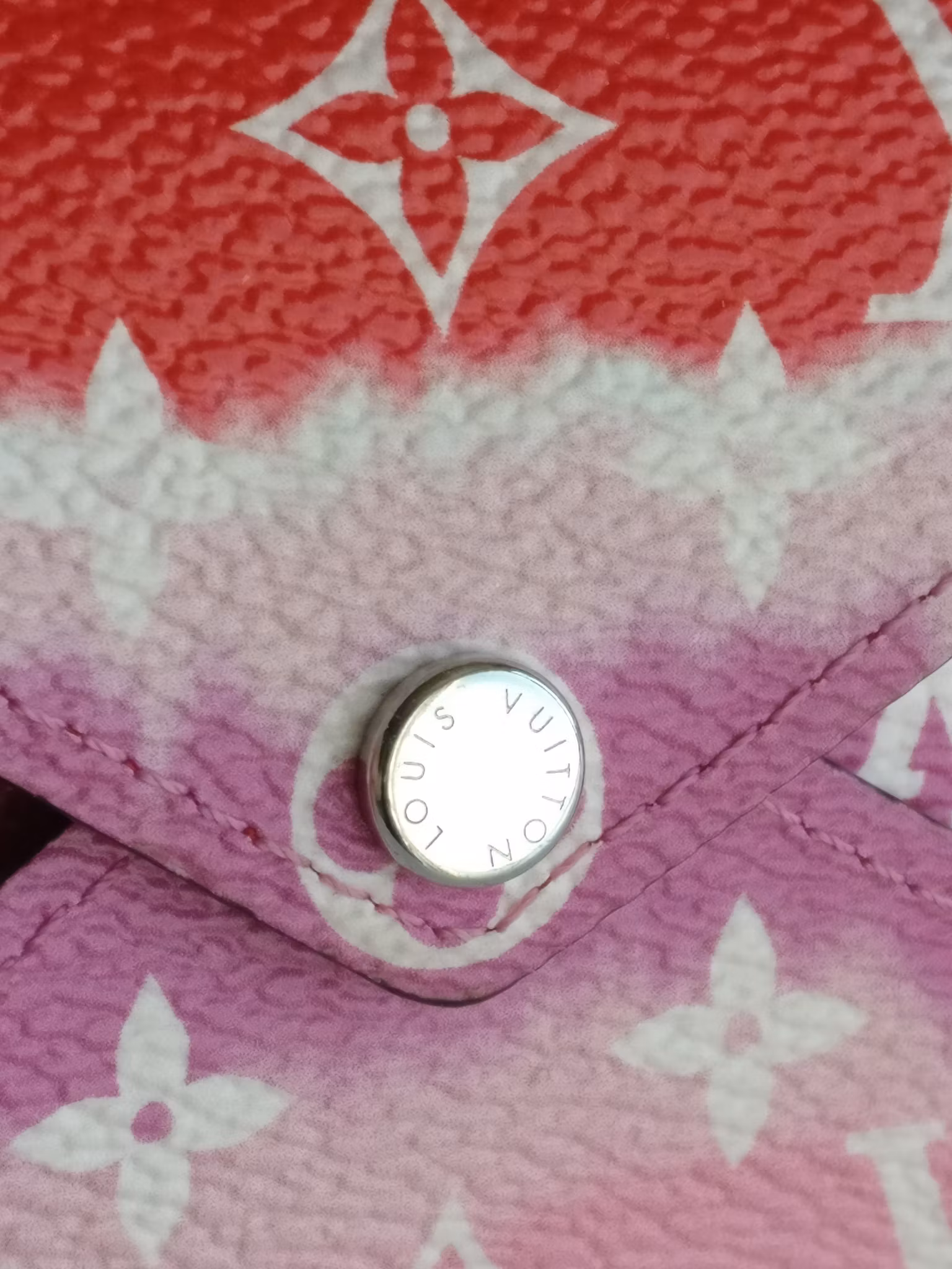 Louis Vuitton escale Kirigami S
