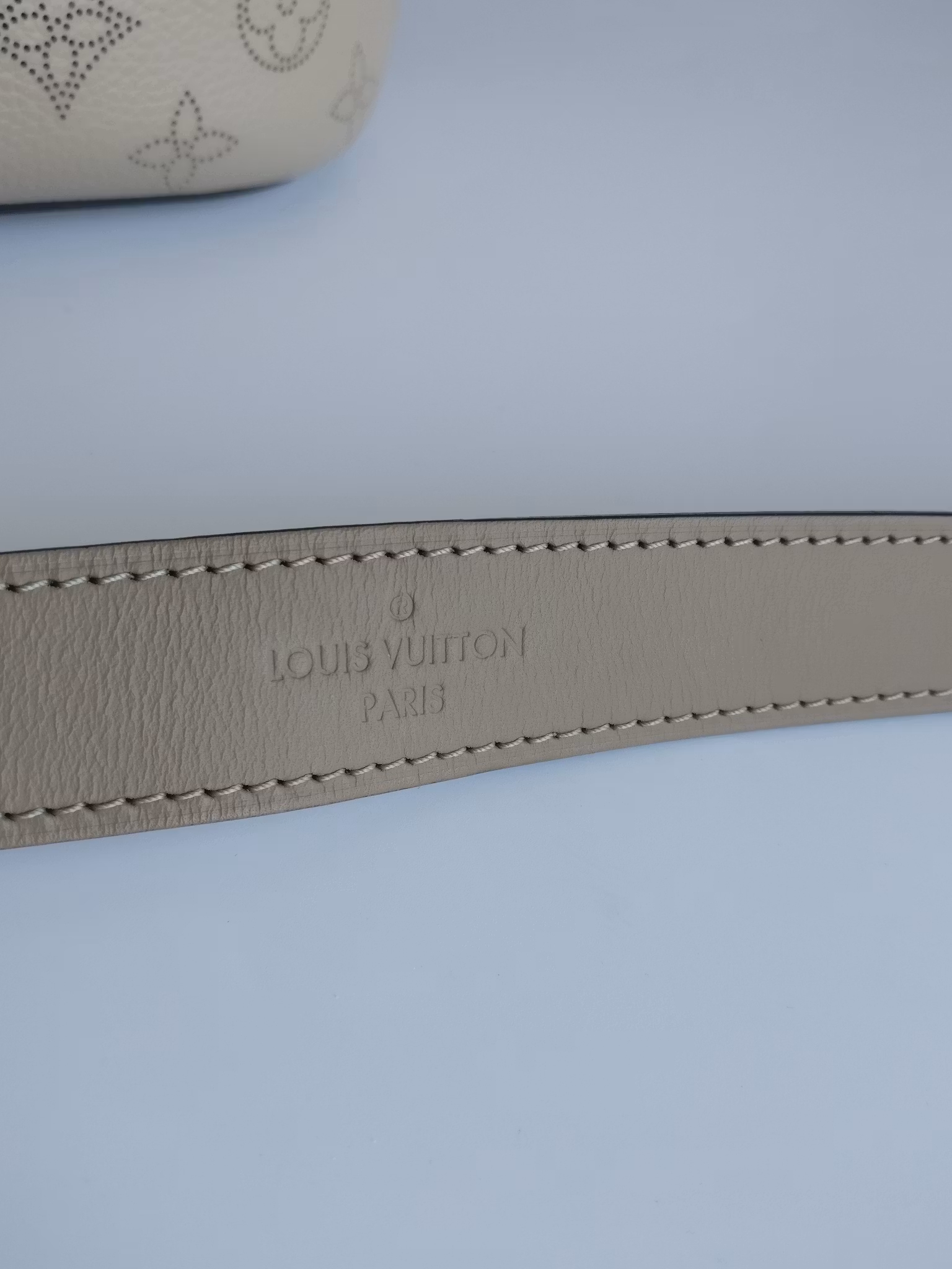 Louis Vuitton Girolata Mahina Galet
