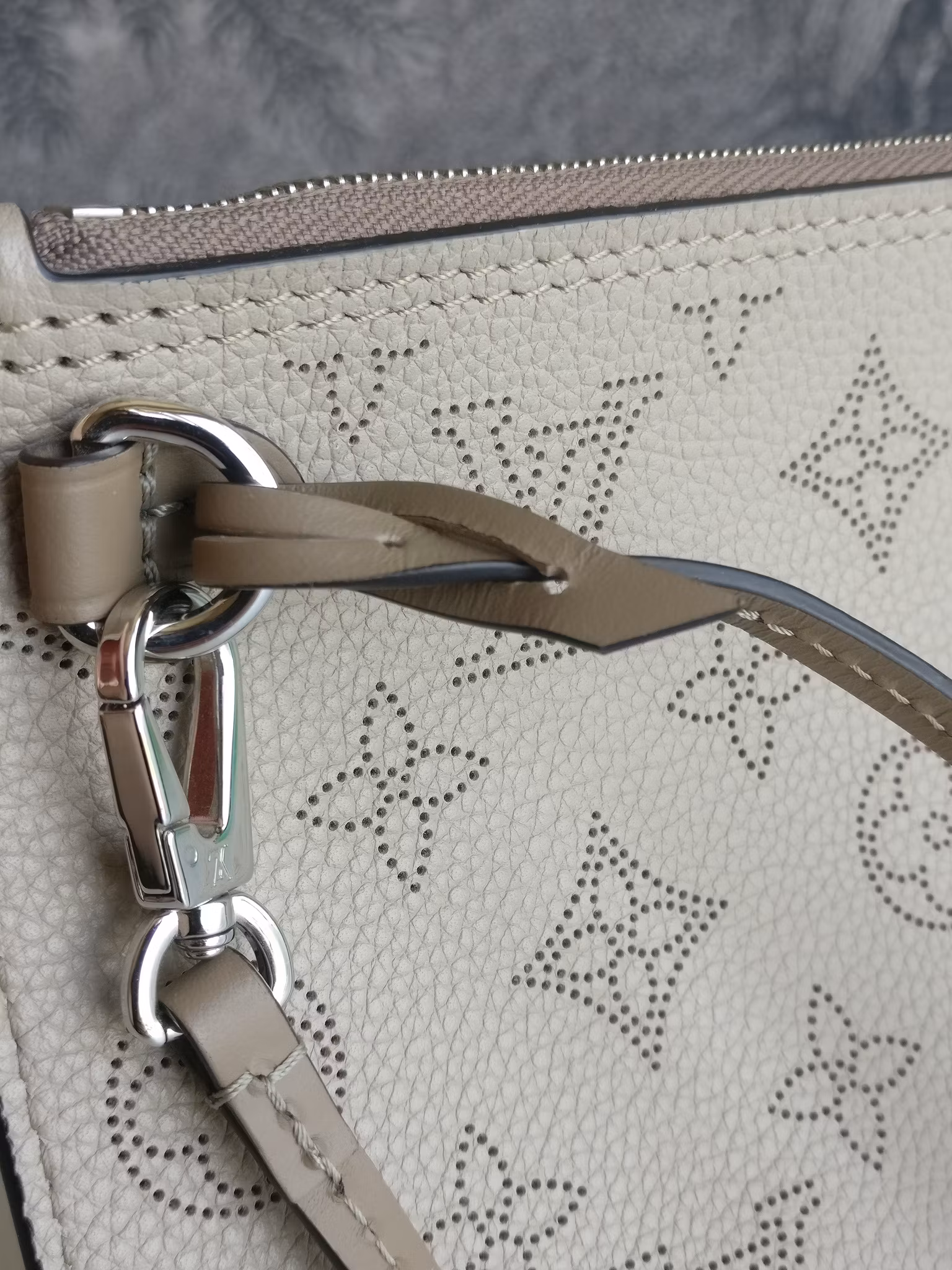 Louis Vuitton Girolata Mahina Galet