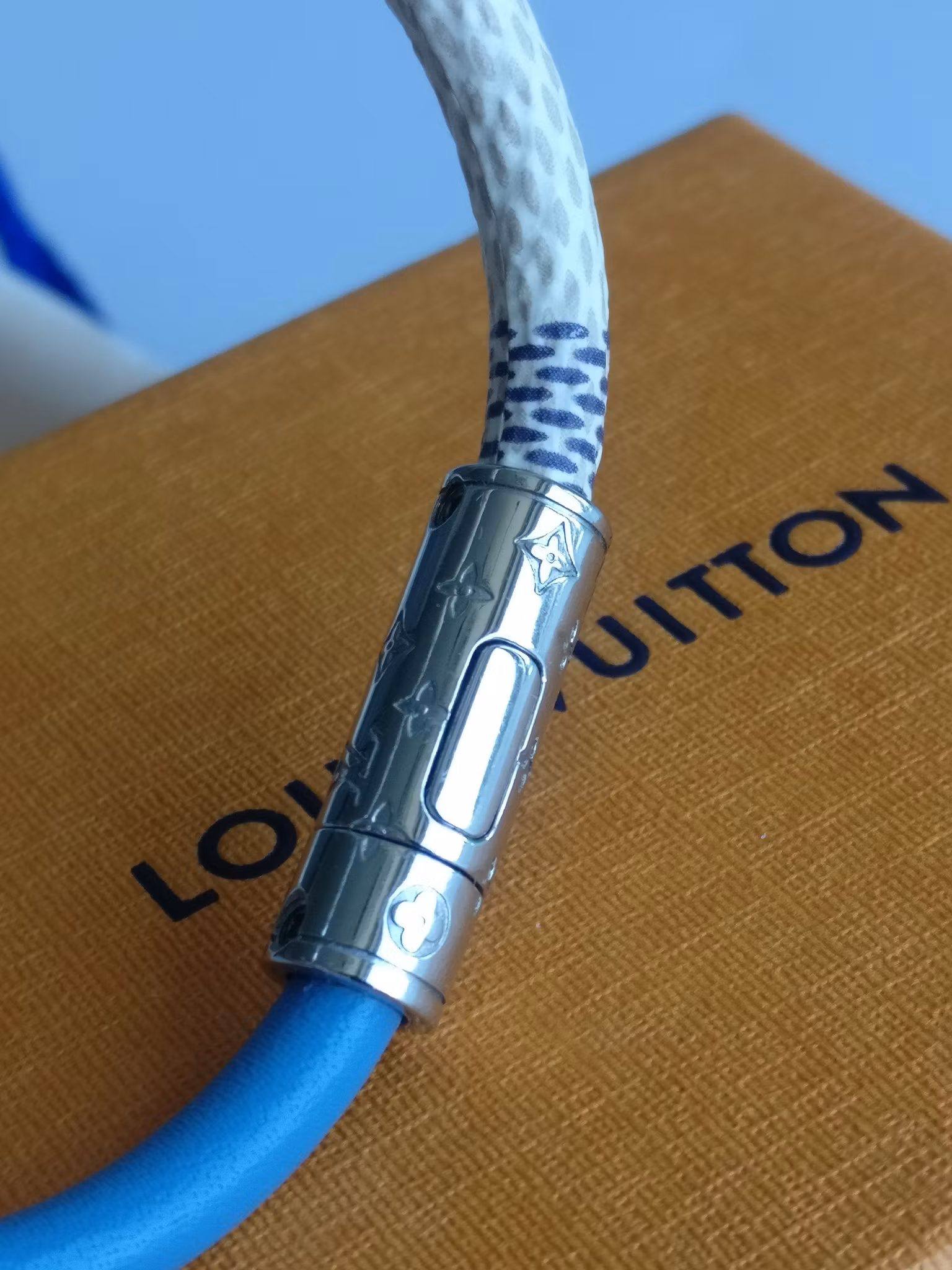 Louis Vuitton Daily Confidential Bracelet damier azur