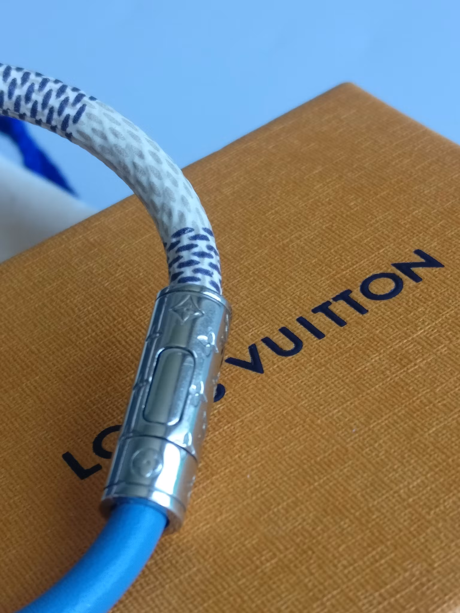 Louis Vuitton Daily Confidential Bracelet damier azur