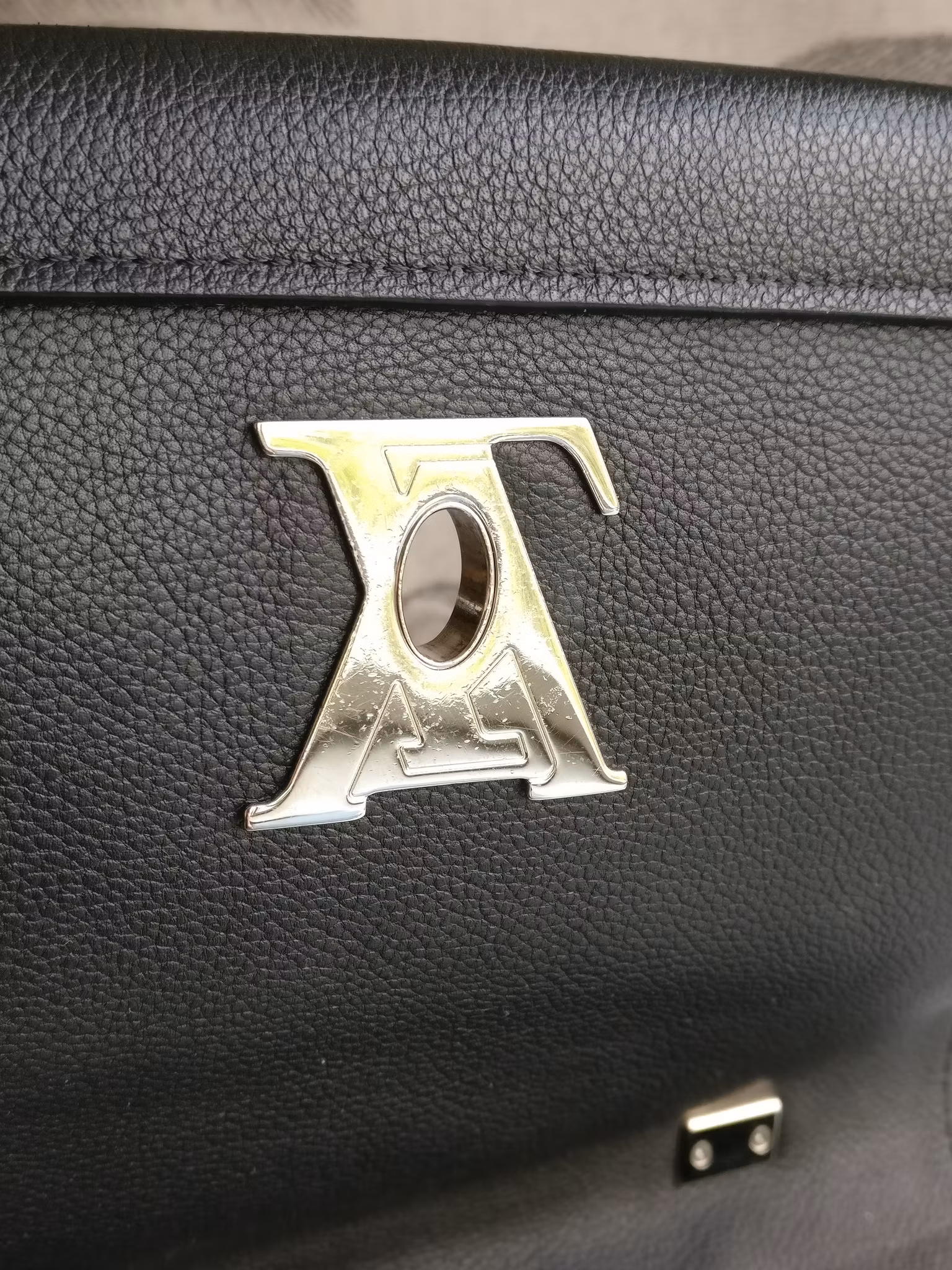 Louis Vuitton LockMe II Noir