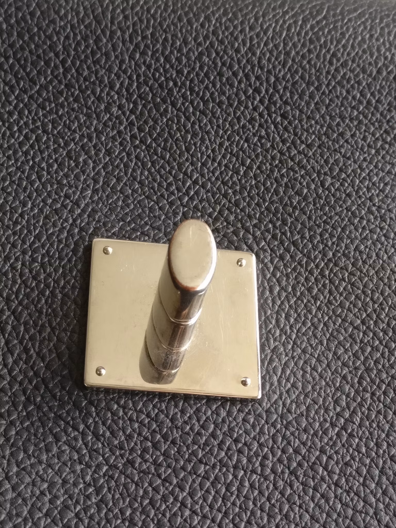 Louis Vuitton LockMe II Noir