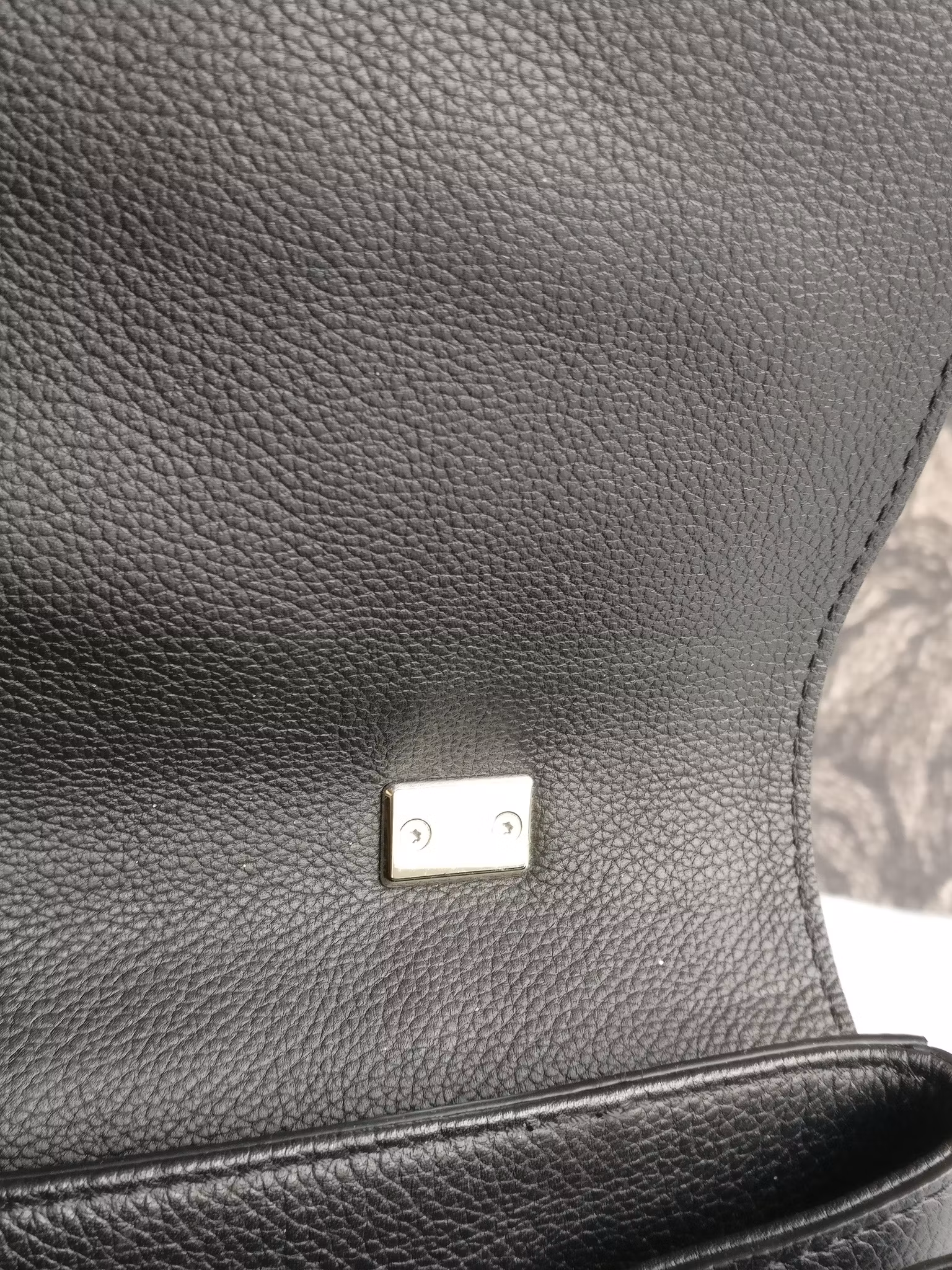 Louis Vuitton LockMe II Noir