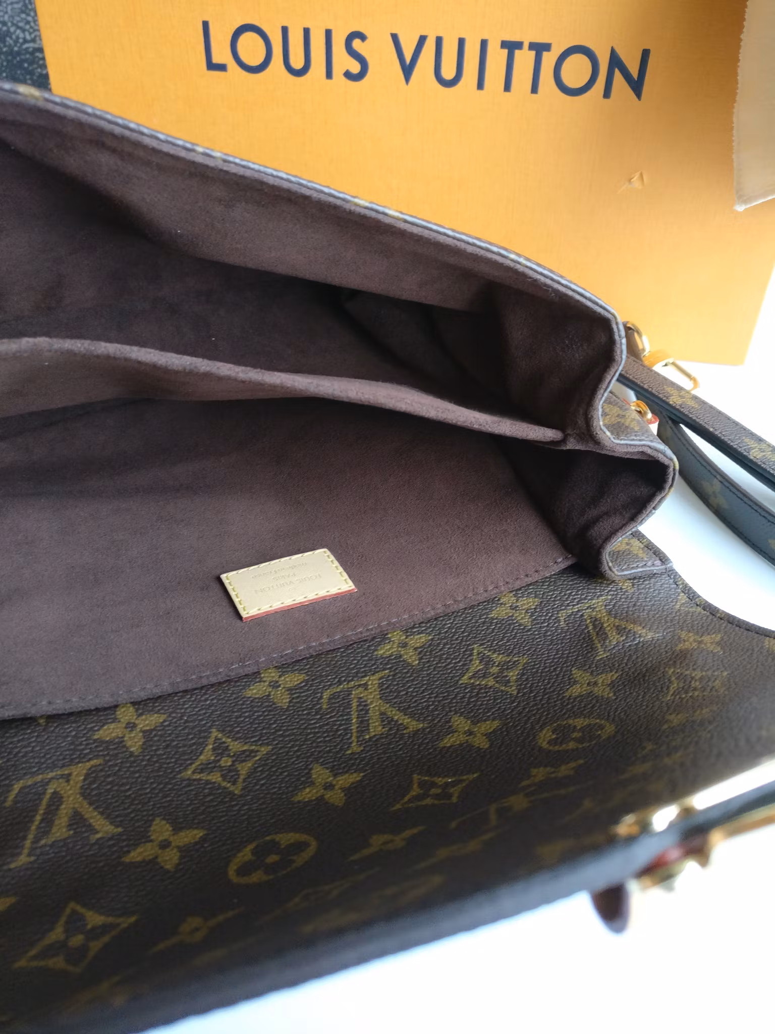 Louis Vuitton Pochette Metis
