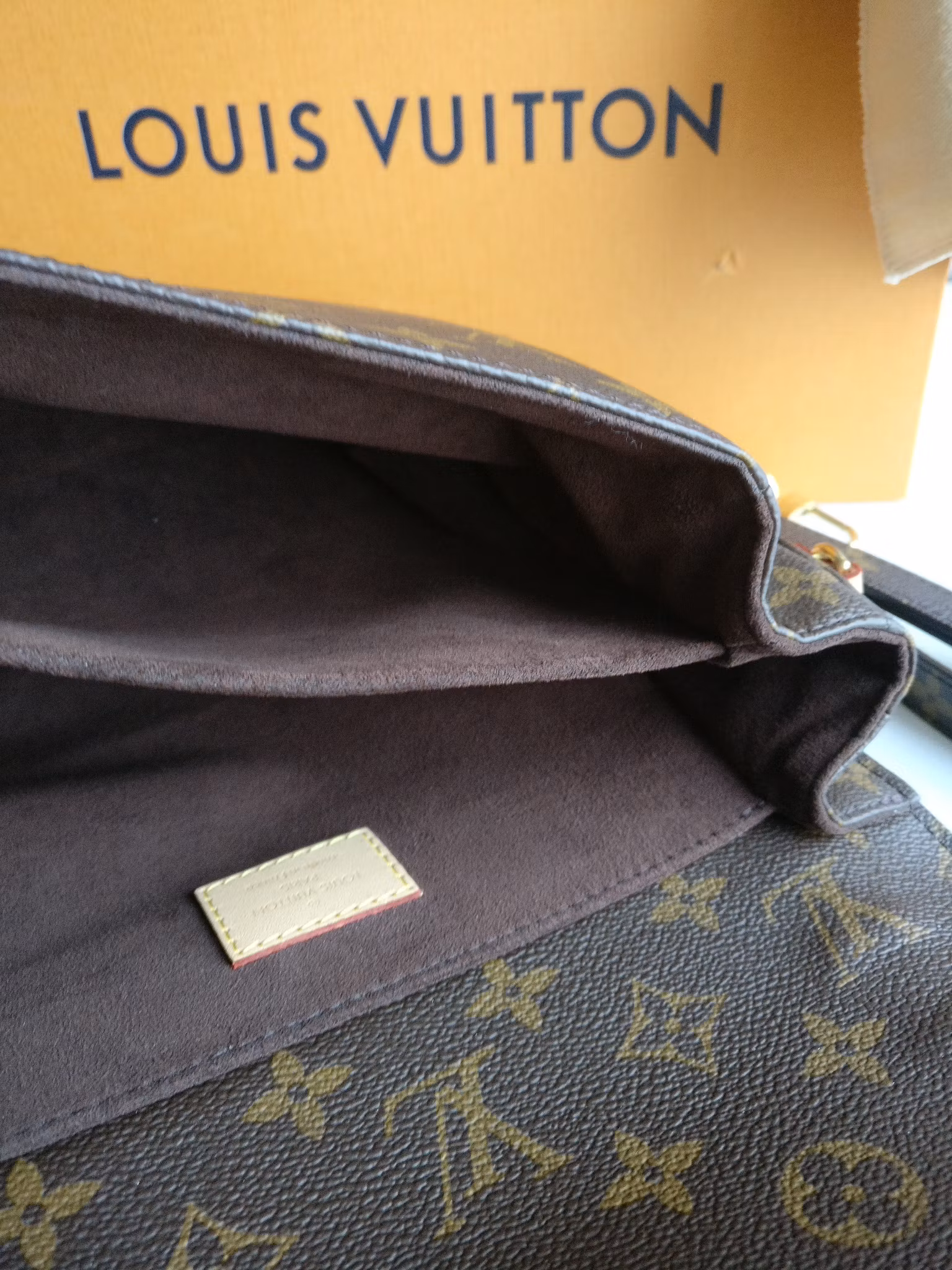 Louis Vuitton Pochette Metis