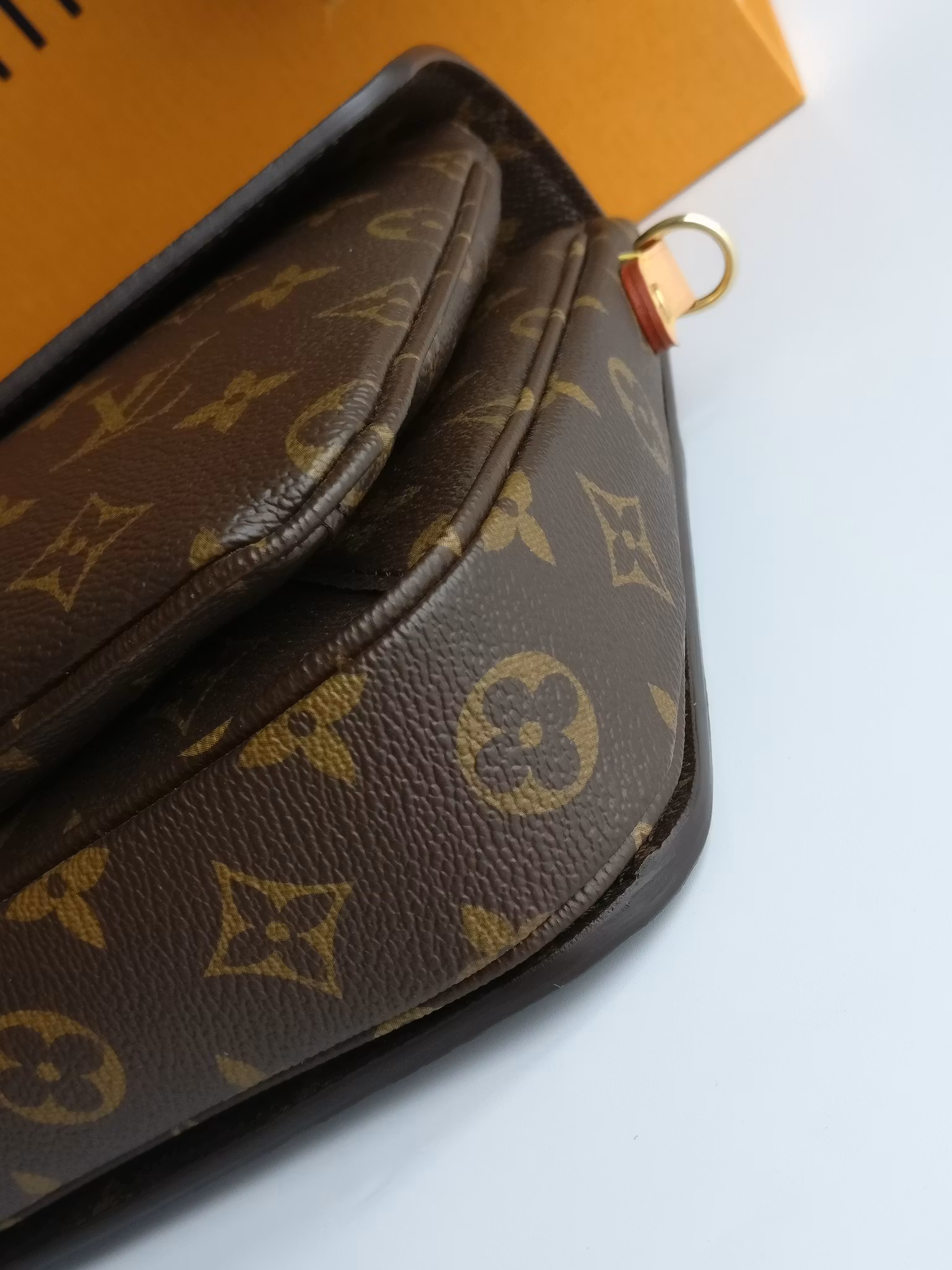 Louis Vuitton Pochette Metis