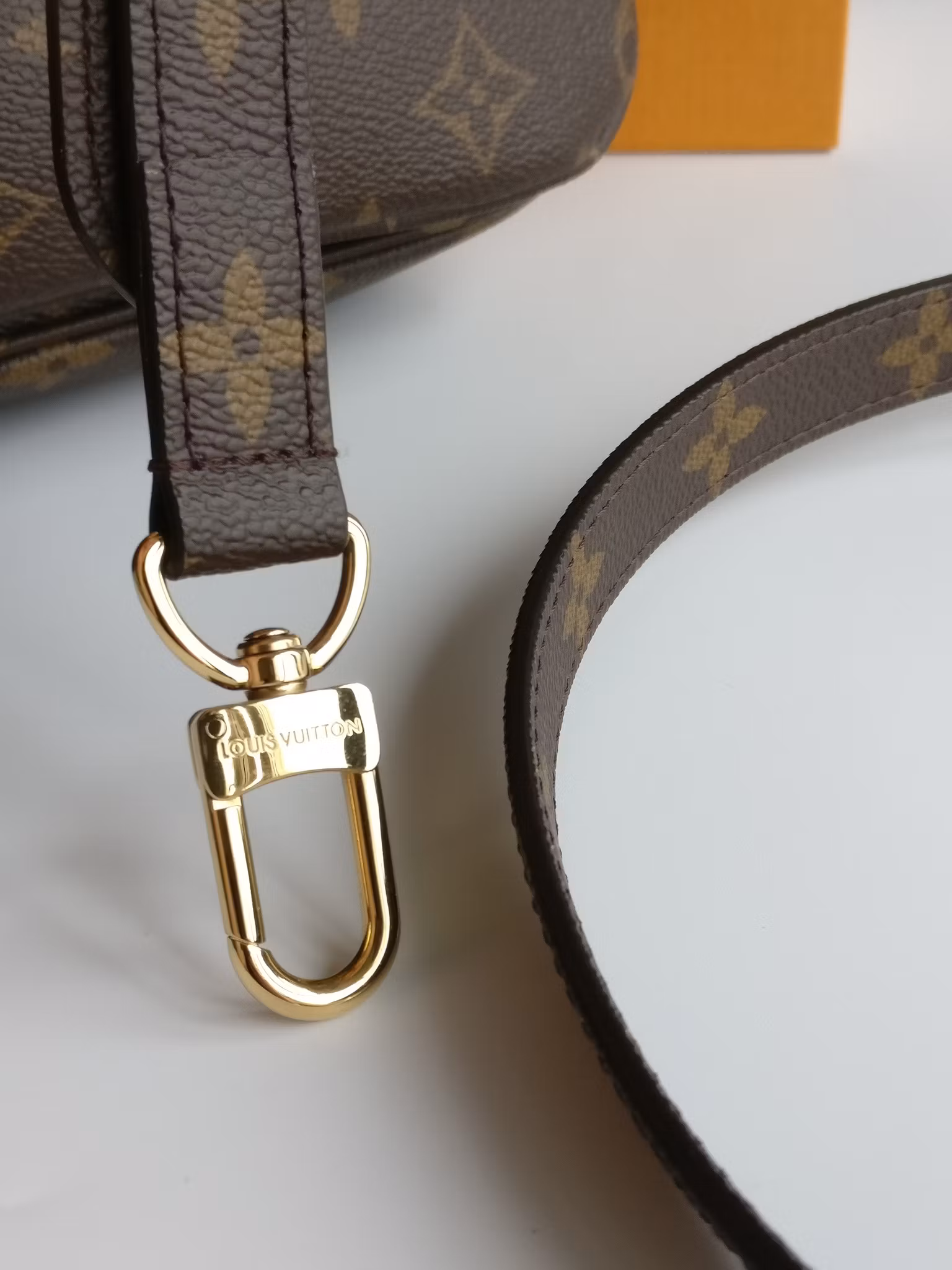 Louis Vuitton Pochette Metis