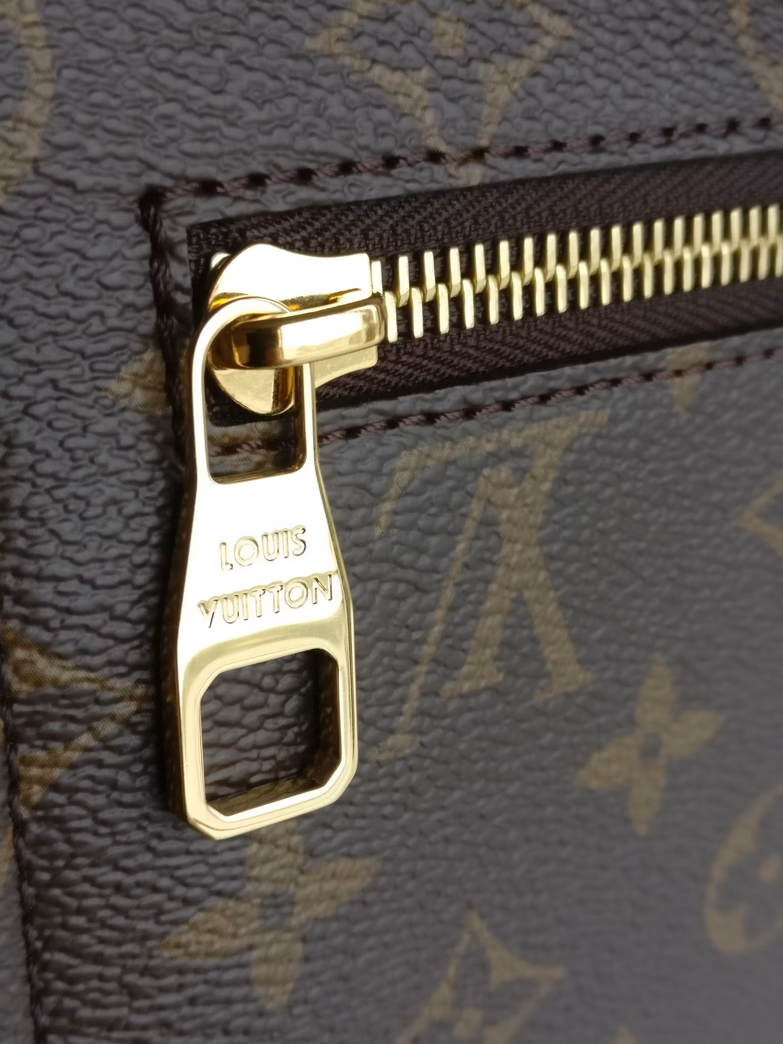 Louis Vuitton Pochette Metis
