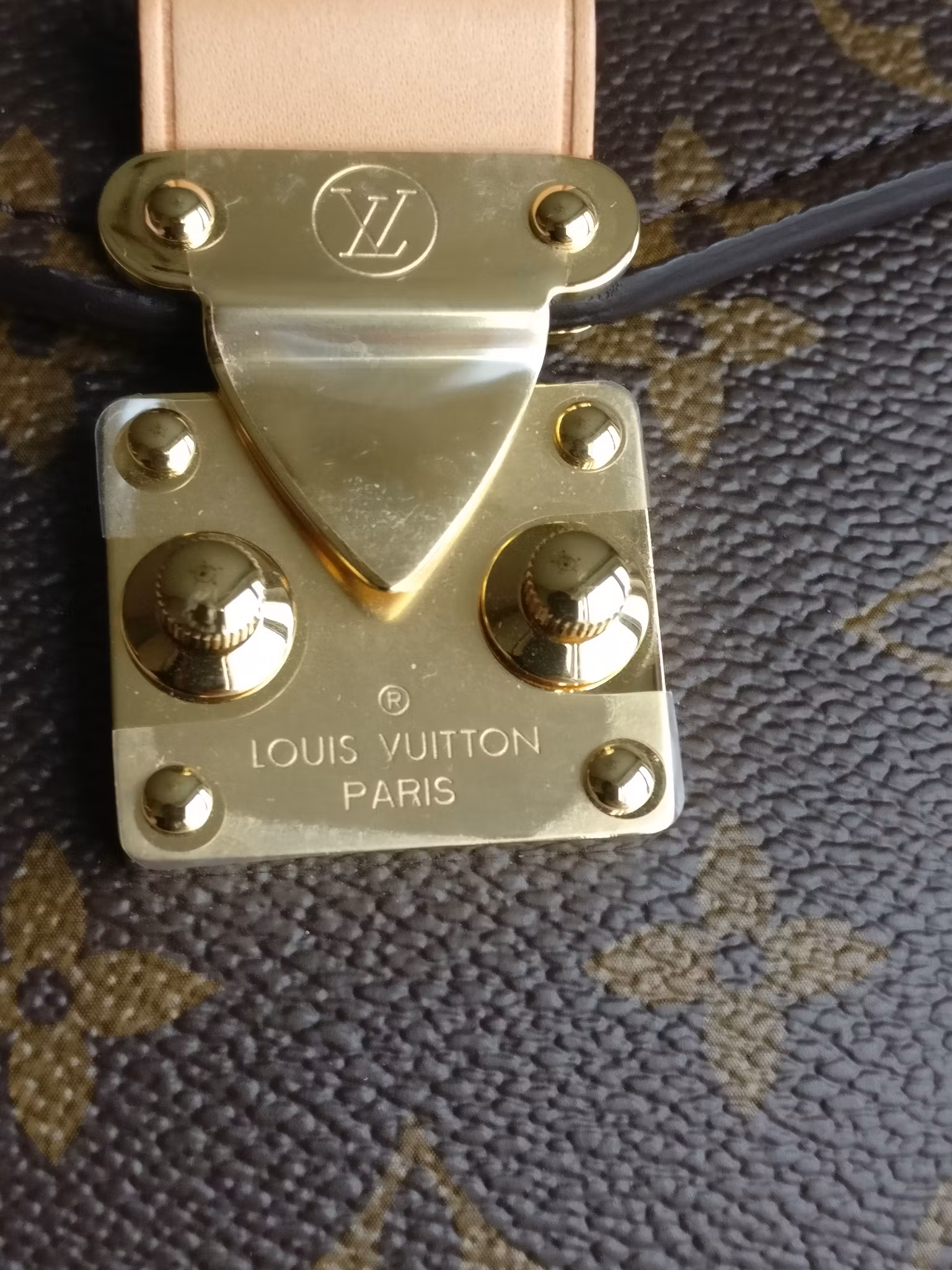 Louis Vuitton Pochette Metis