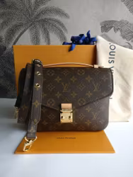 Louis Vuitton Pochette Metis