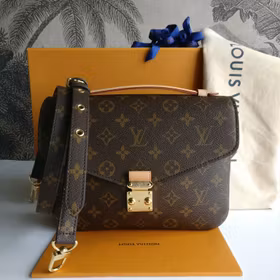 Louis Vuitton Pochette Metis