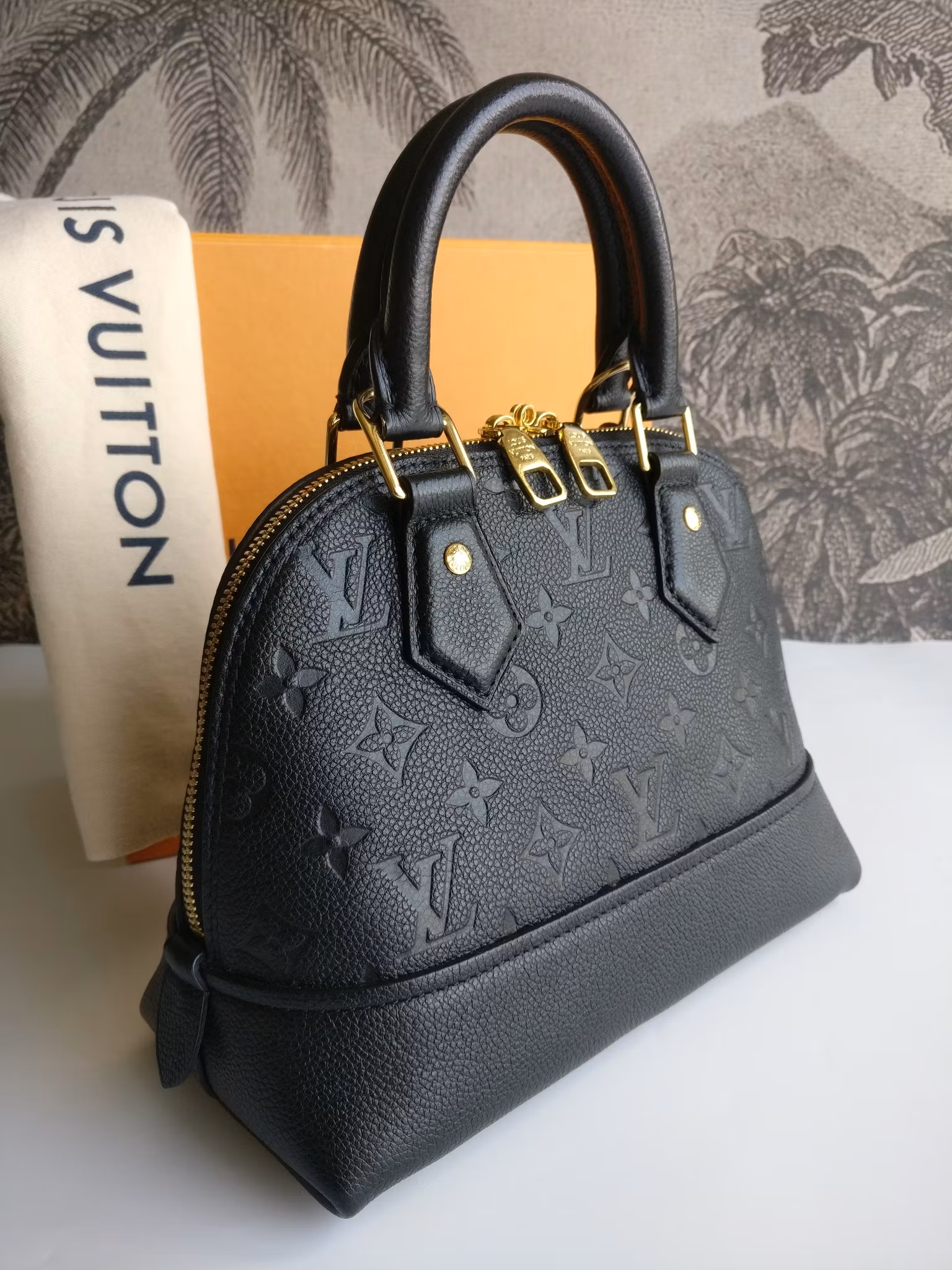 Louis Vuitton Neo Alma BB empreinte