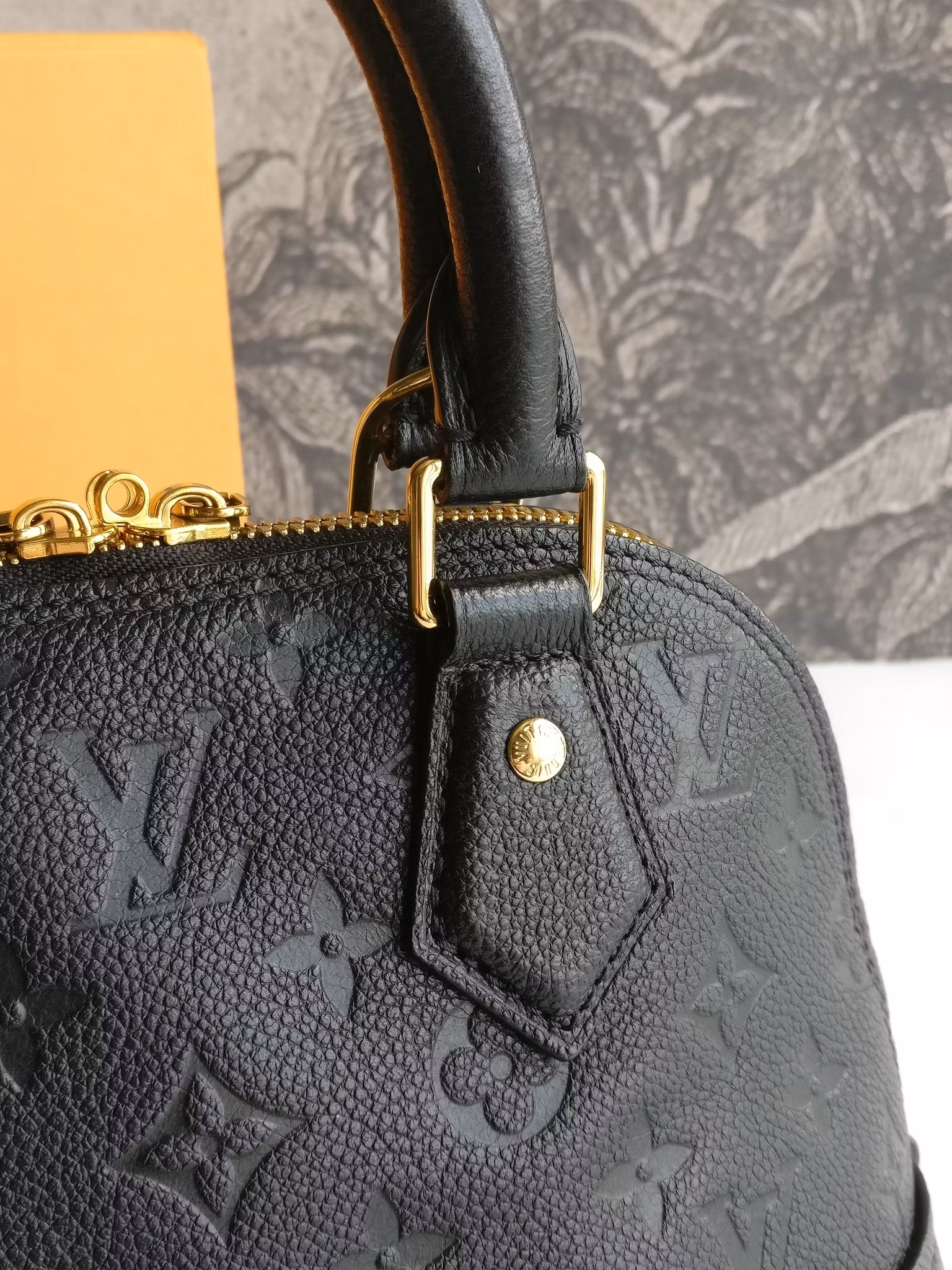 Louis Vuitton Neo Alma BB empreinte
