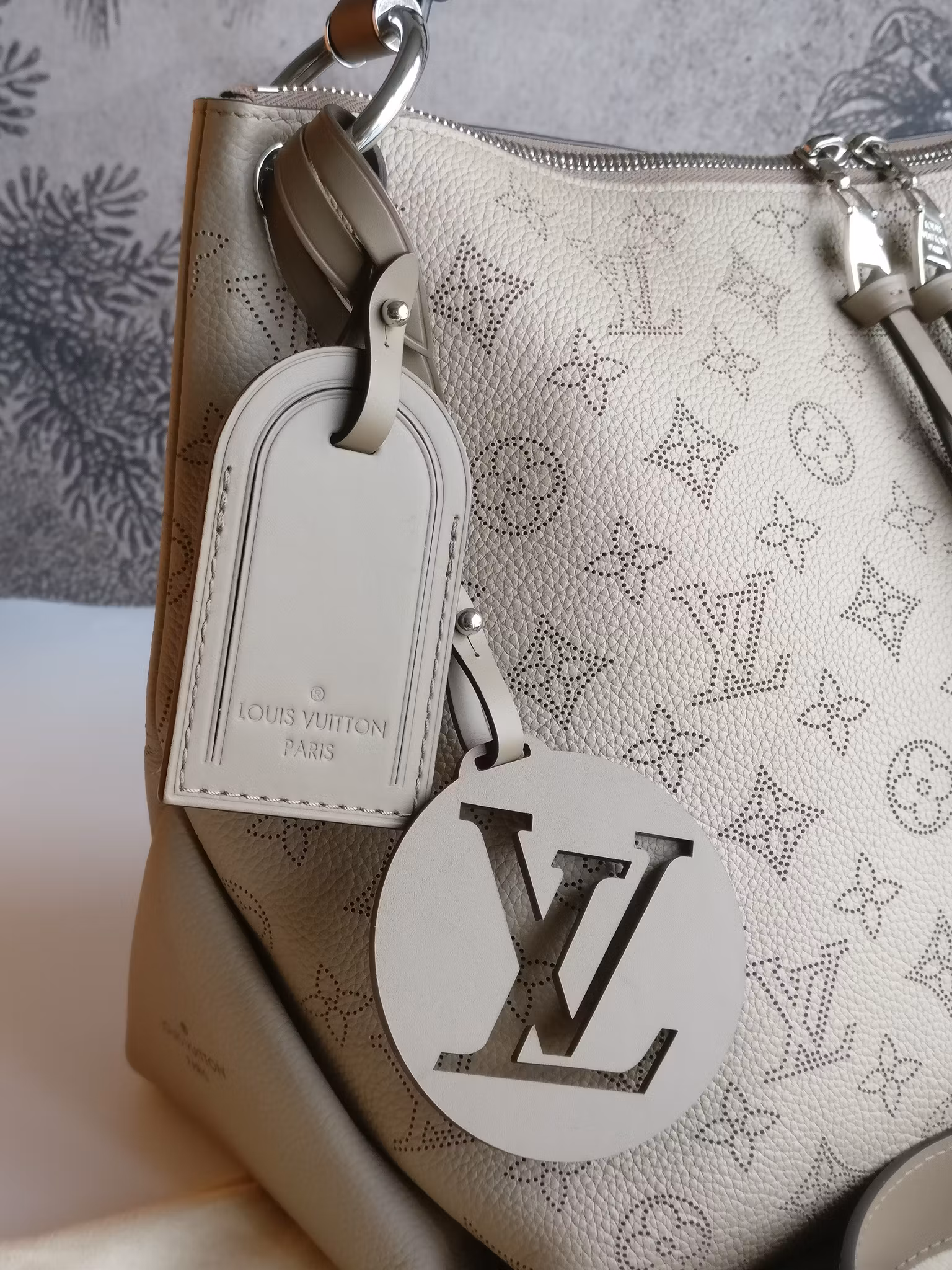 Louis Vuitton Beaubourg MM Hobo