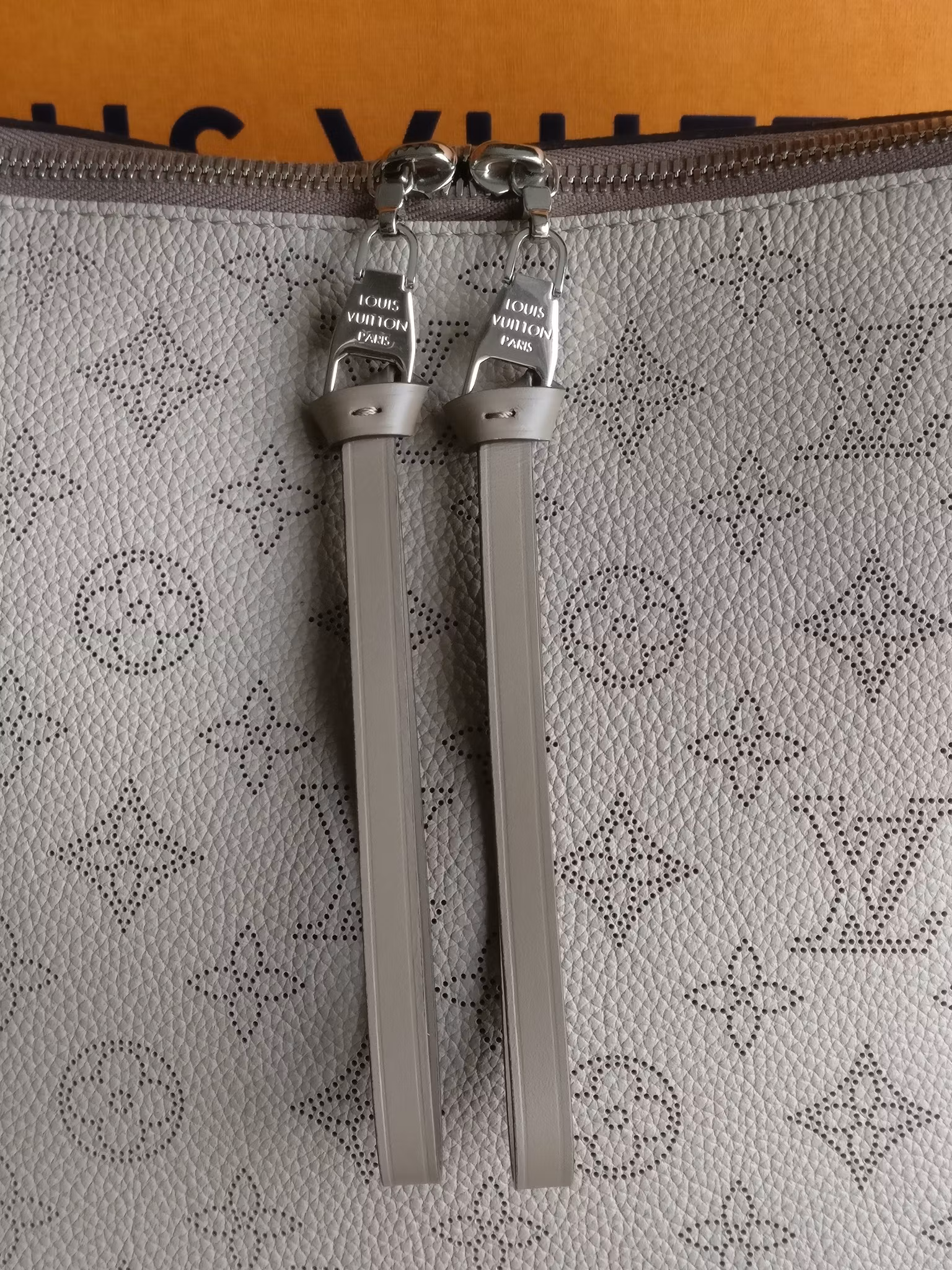 Louis Vuitton Beaubourg MM Hobo