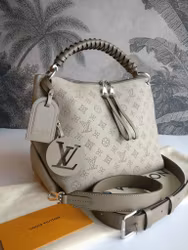 Louis Vuitton Beaubourg MM Hobo