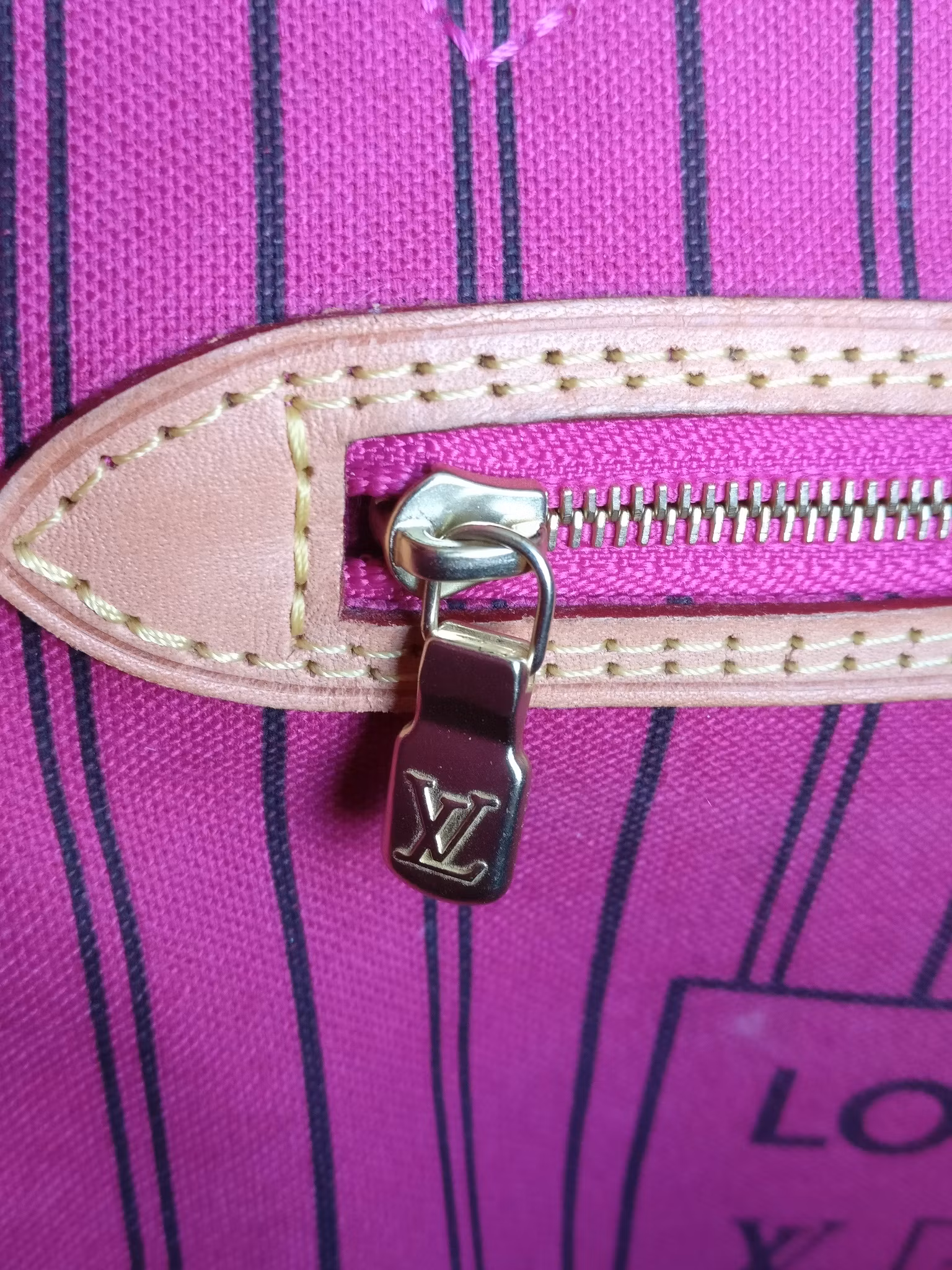 Louis Vuitton Neverfull MM