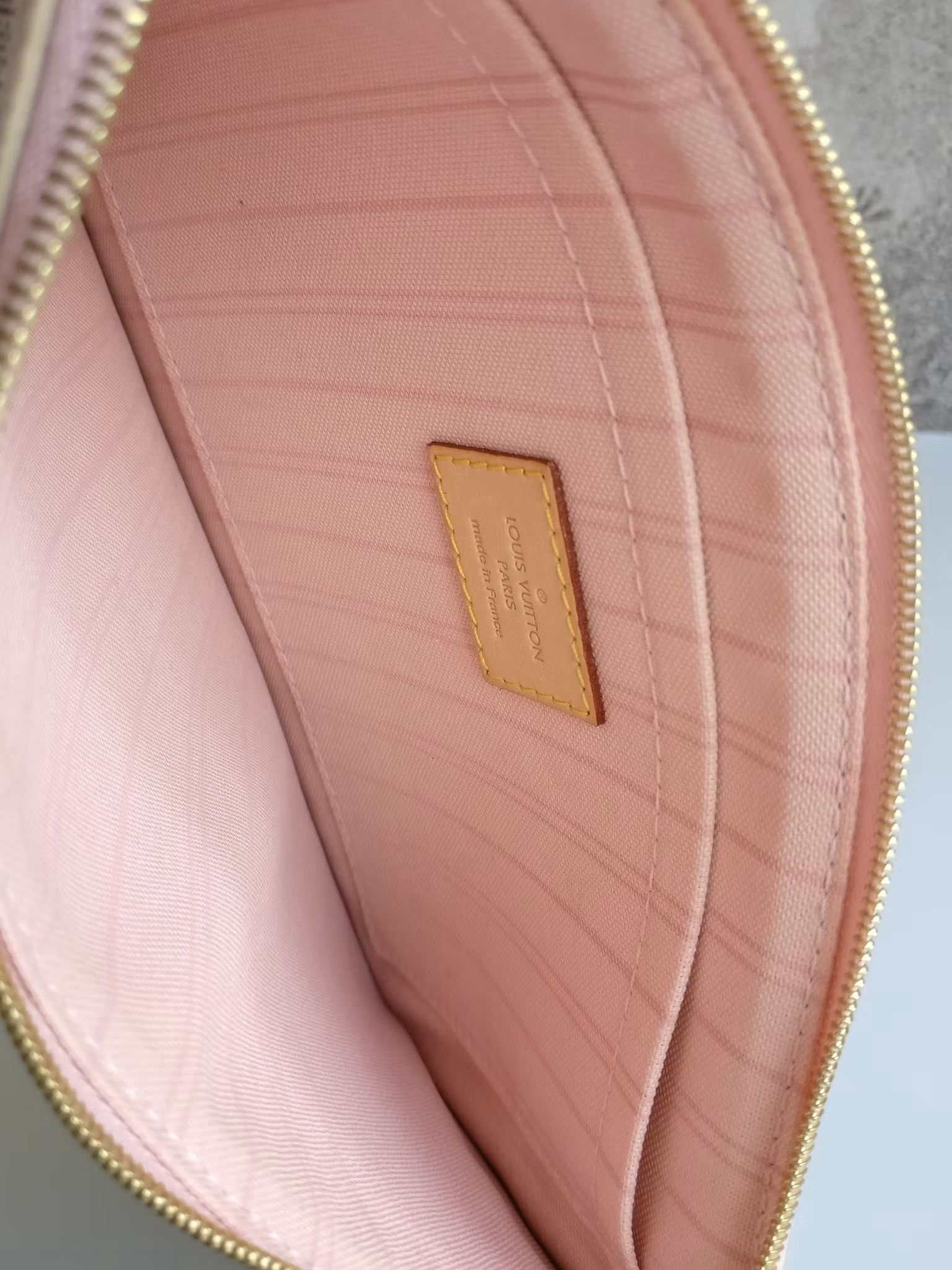 Louis Vuitton Neverfull MM clutch