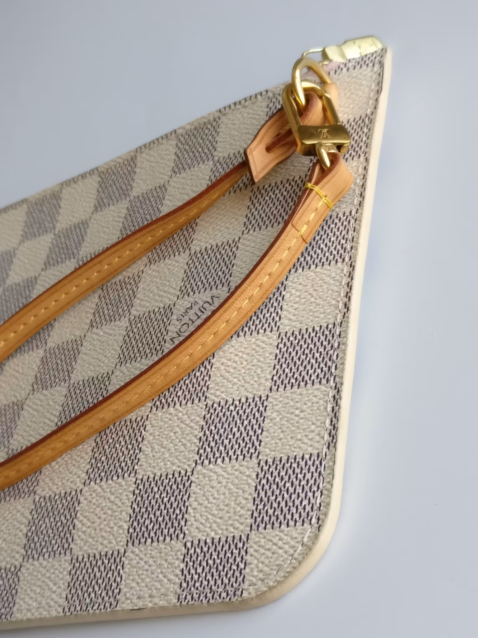 Louis Vuitton Neverfull MM clutch