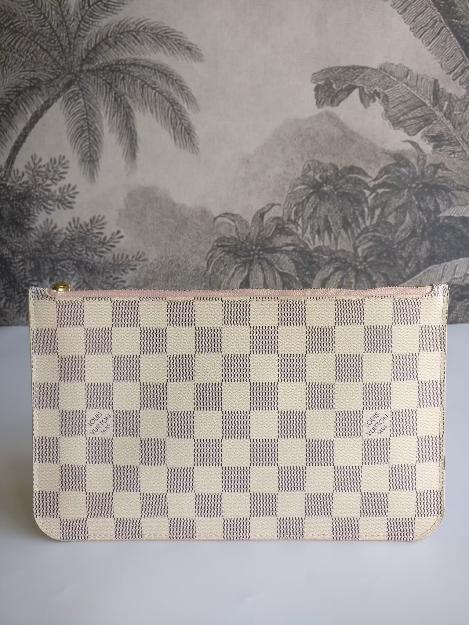 Louis Vuitton Neverfull MM clutch