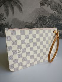 Louis Vuitton Neverfull MM clutch
