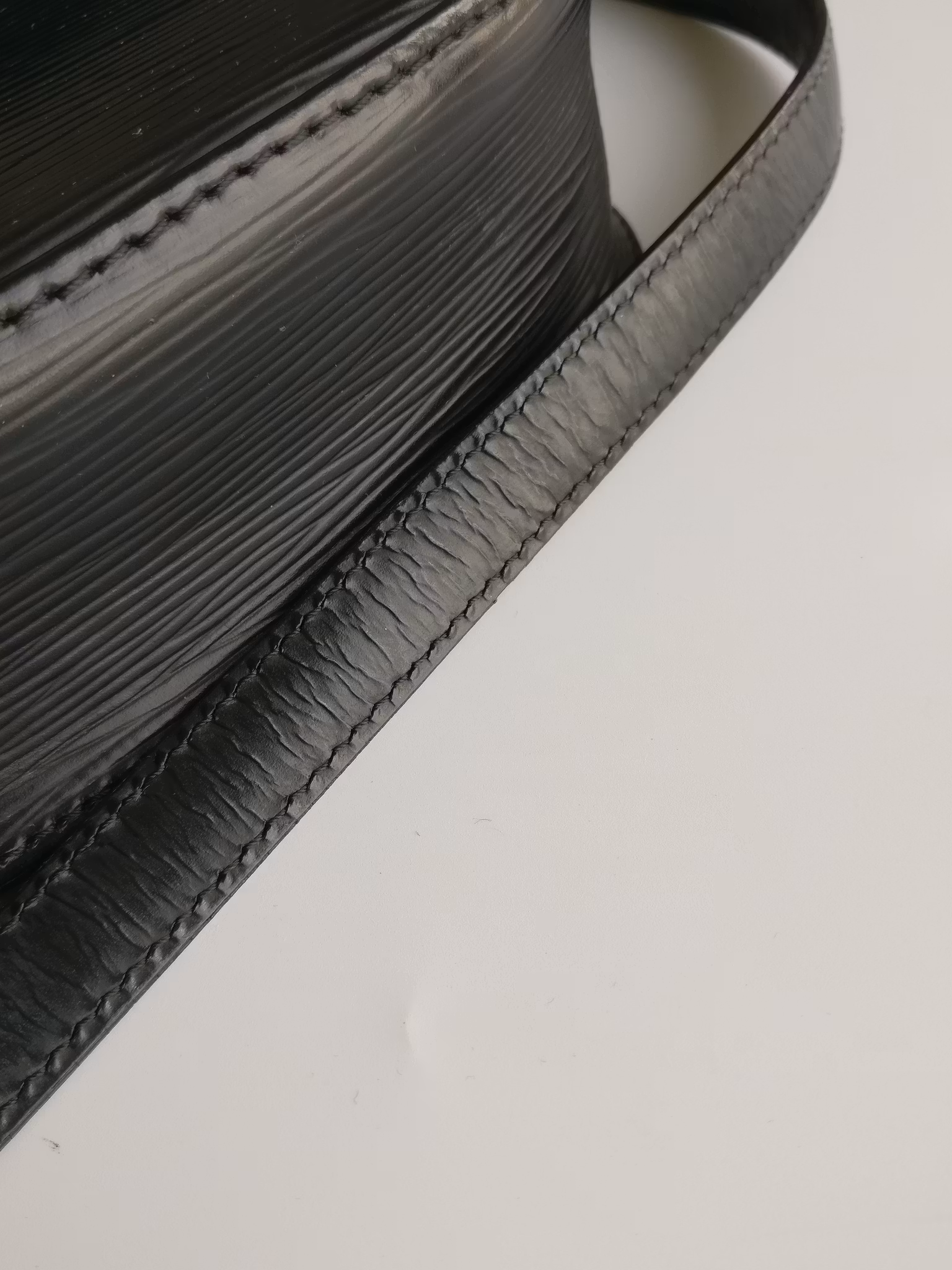 Louis Vuitton St Cloud PM black epi