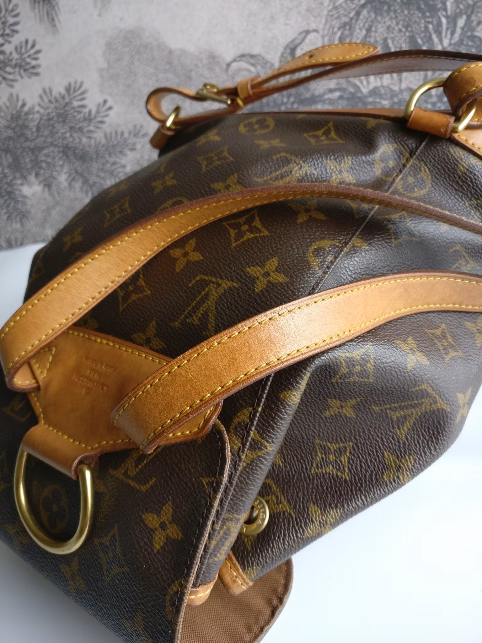 Louis Vuitton Montsouris MM