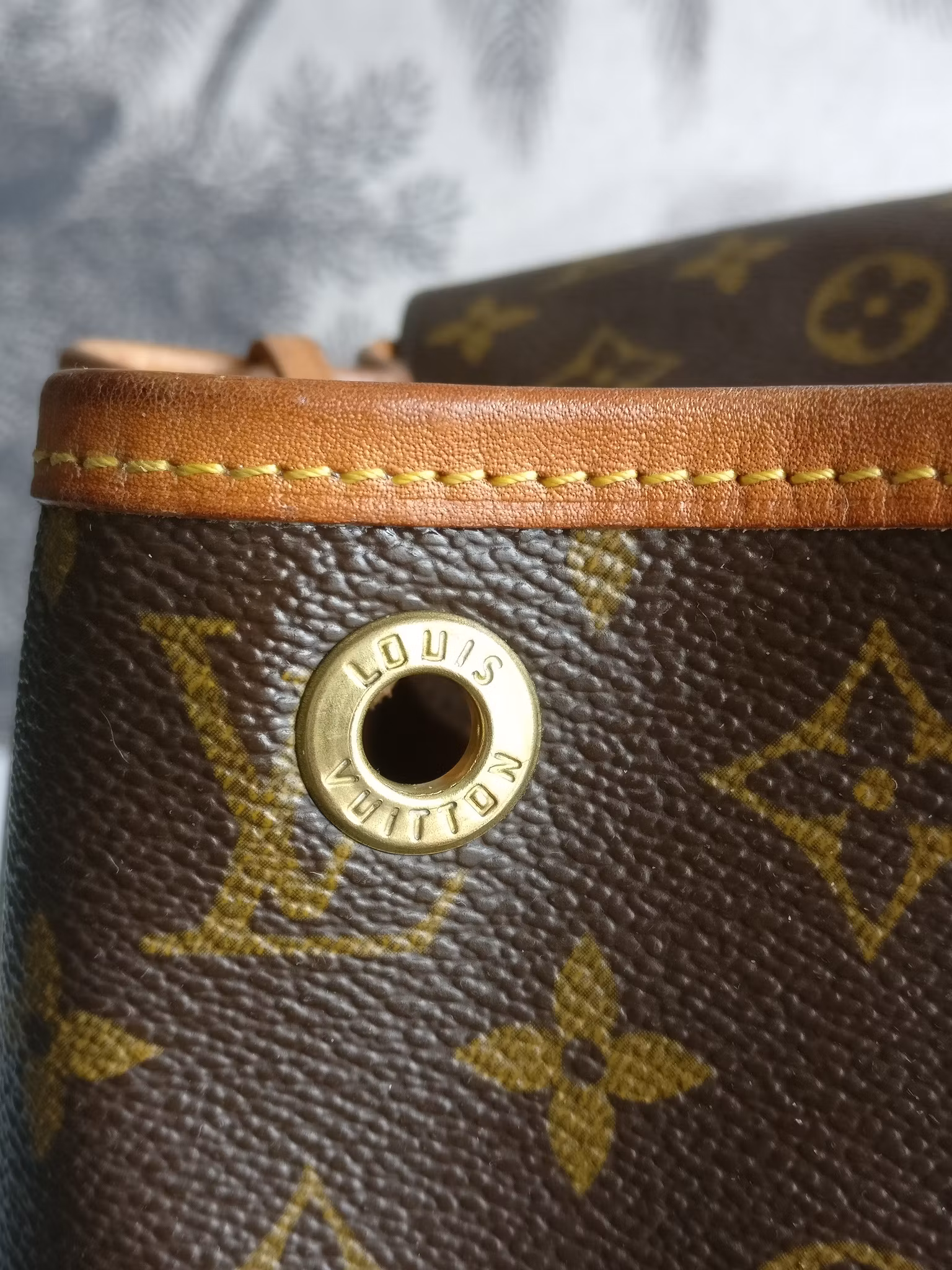 Louis Vuitton Montsouris MM
