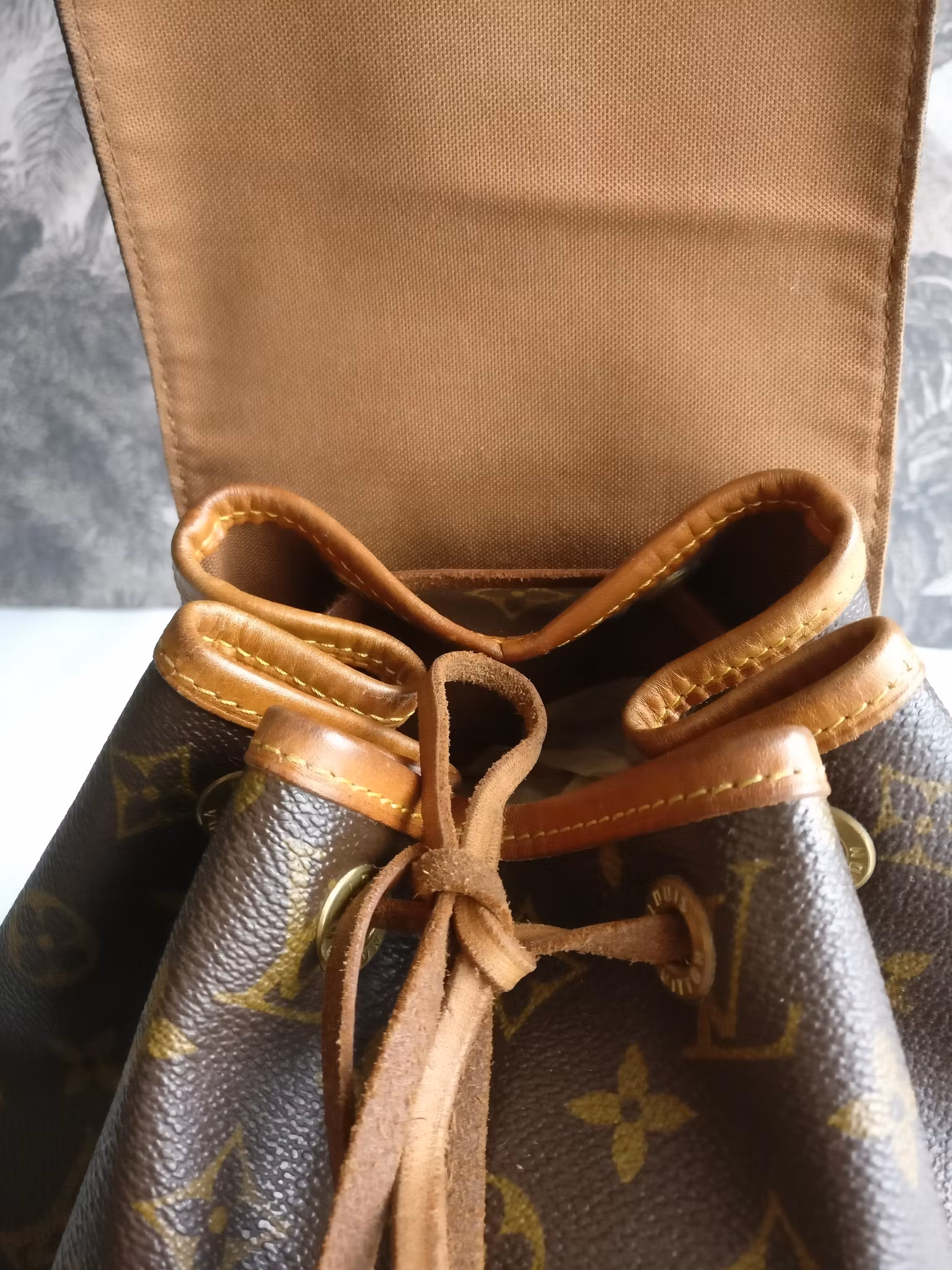 Louis Vuitton Montsouris MM
