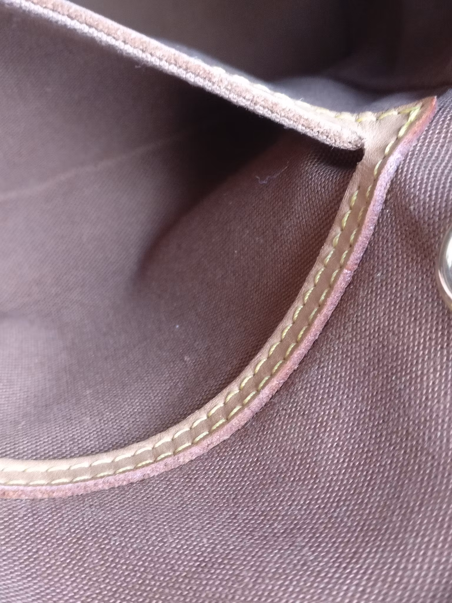 Louis Vuitton Montsouris MM