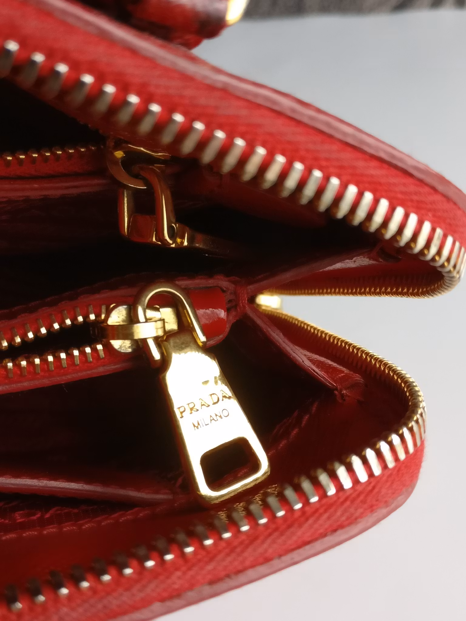 Prada Saffiano Lux Promenade Vernice Alma 25 small